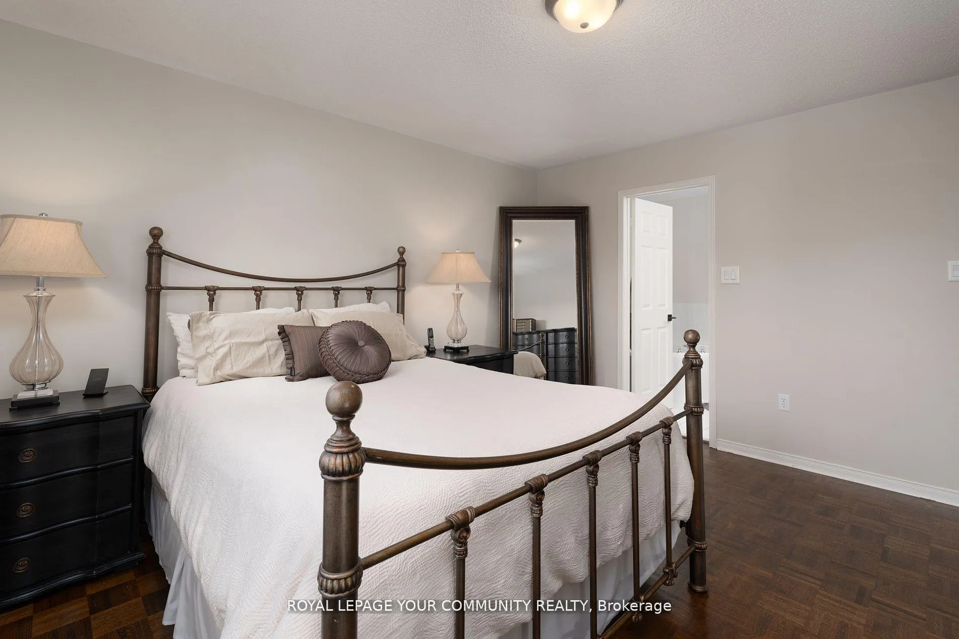 Photo 23 of 86 Corkwood Crescent, Vaughan, Maple — HOMEH