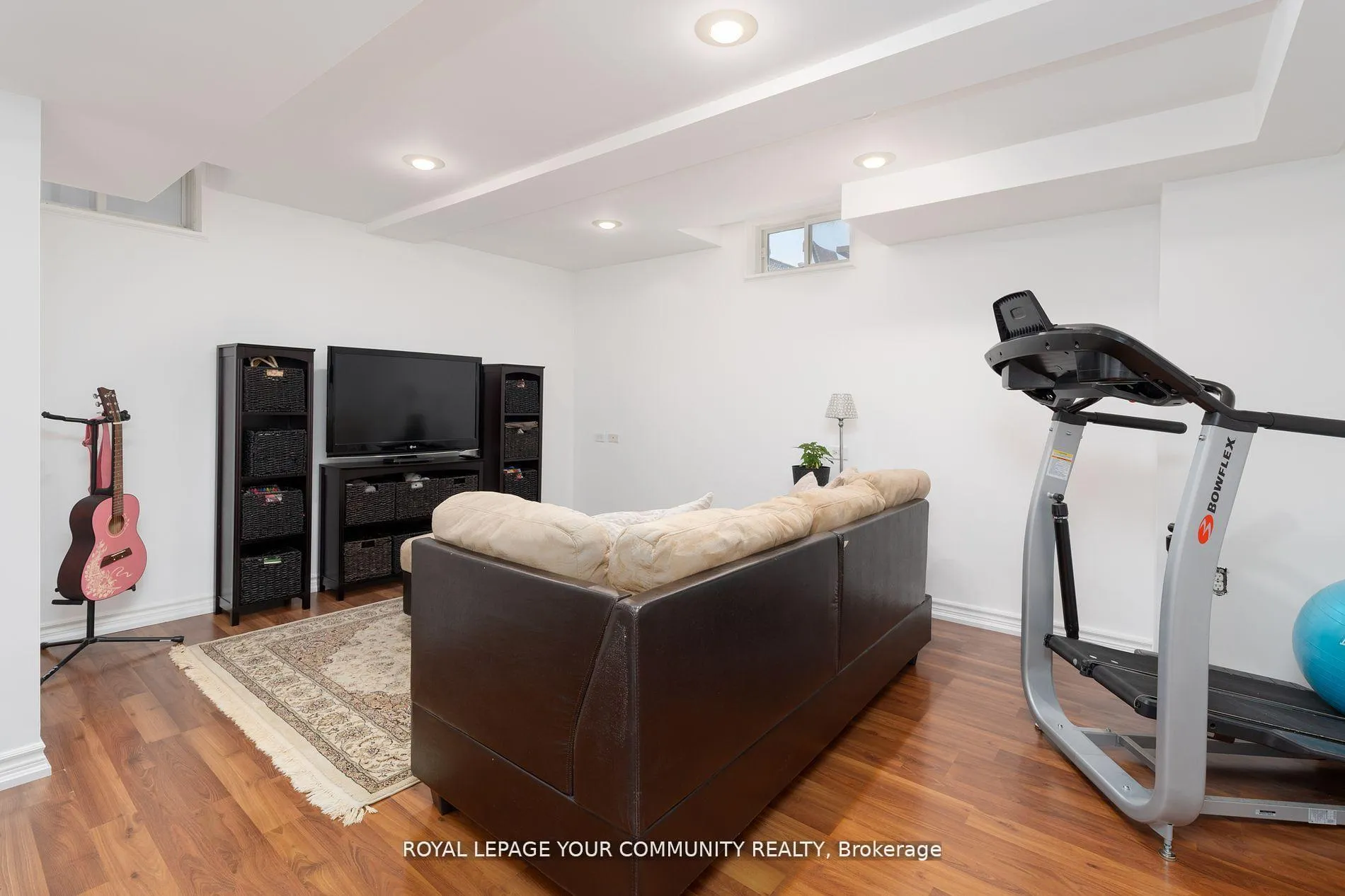 Photo 34 of 86 Corkwood Crescent, Vaughan, Maple — HOMEH