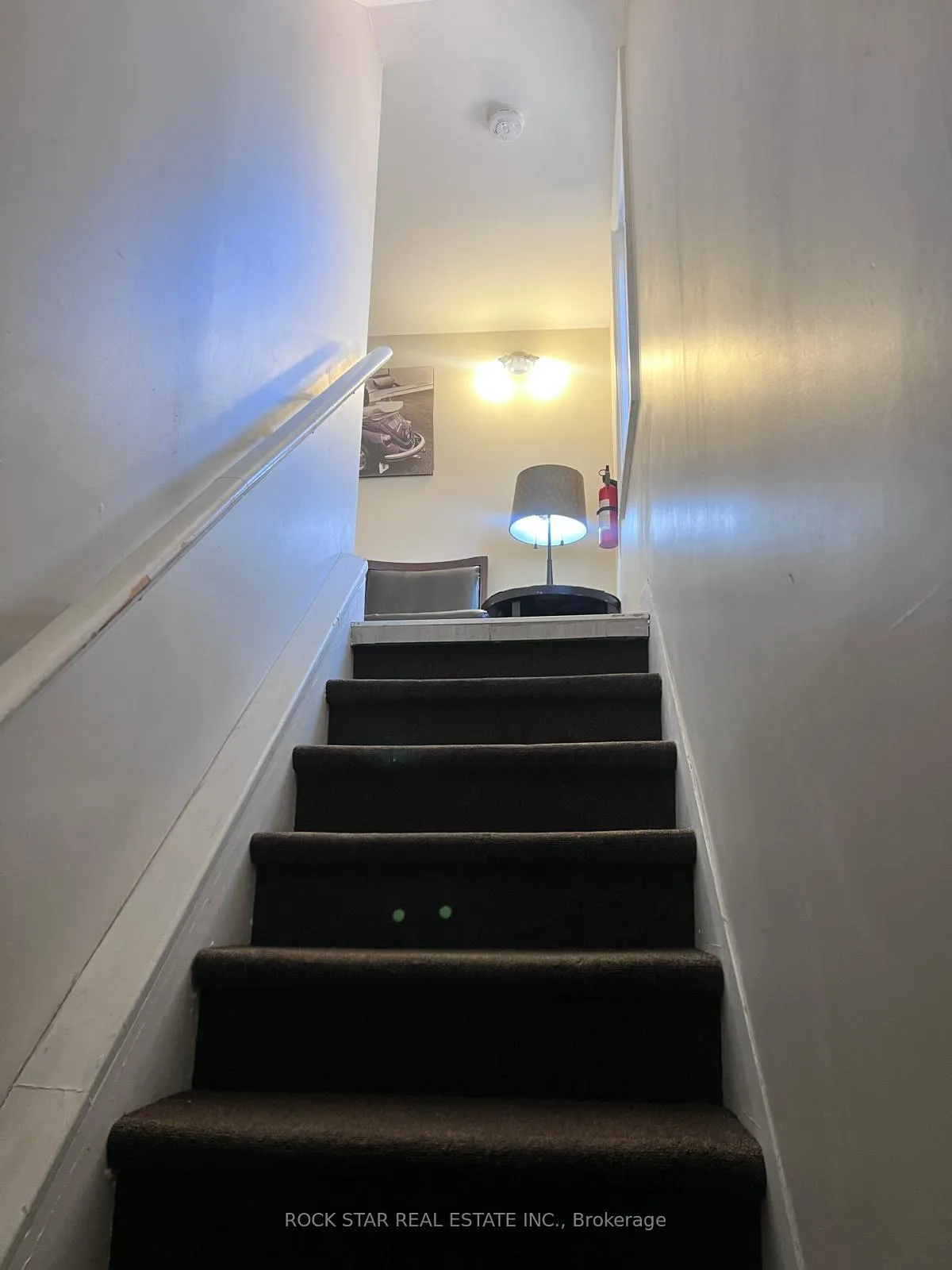 Photo 10 of Unit Upper, 26 Wentworth Street S, Hamilton, Landsdale — HOMEH