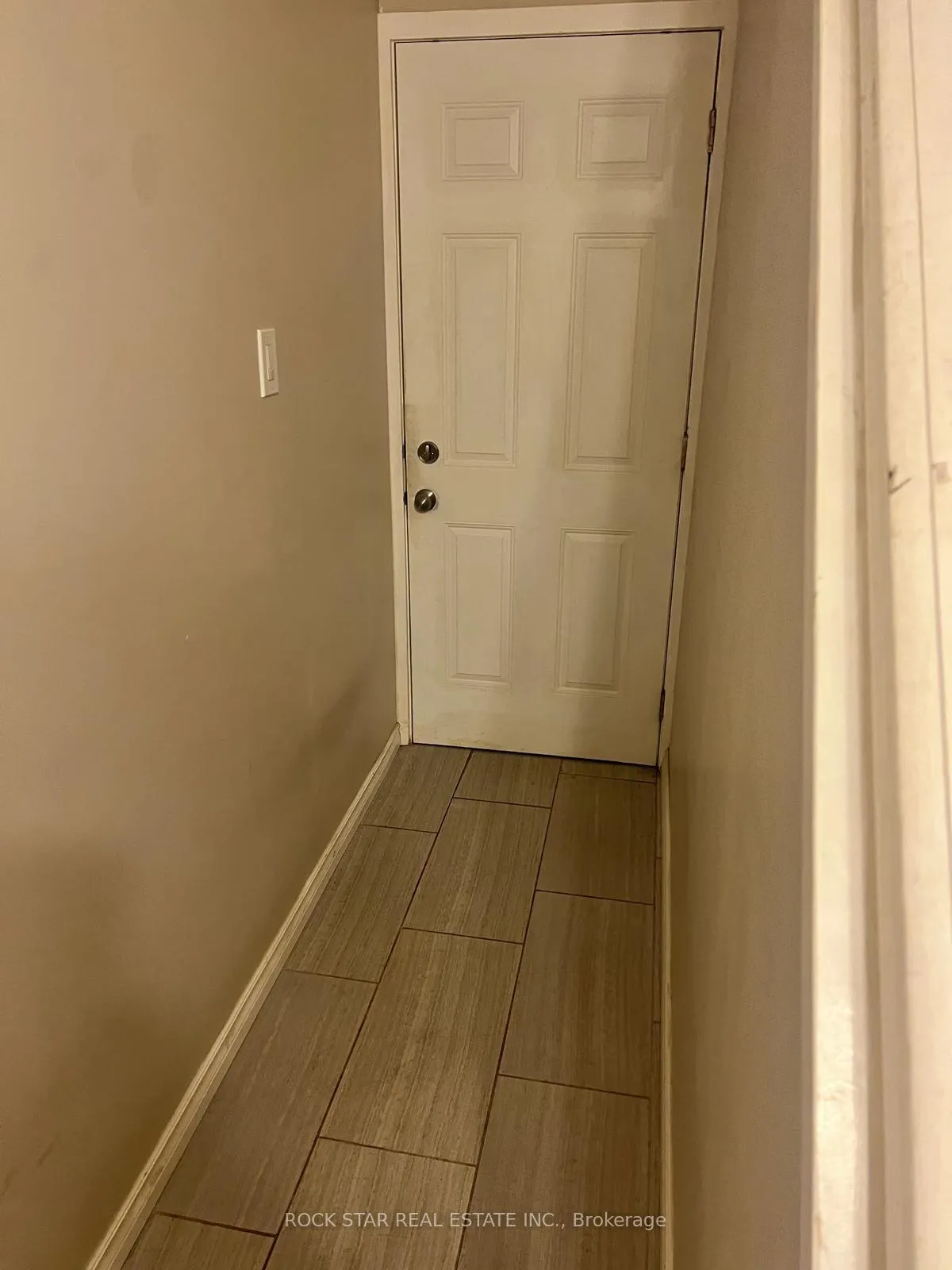 Photo 12 of Unit Upper, 26 Wentworth Street S, Hamilton, Landsdale — HOMEH