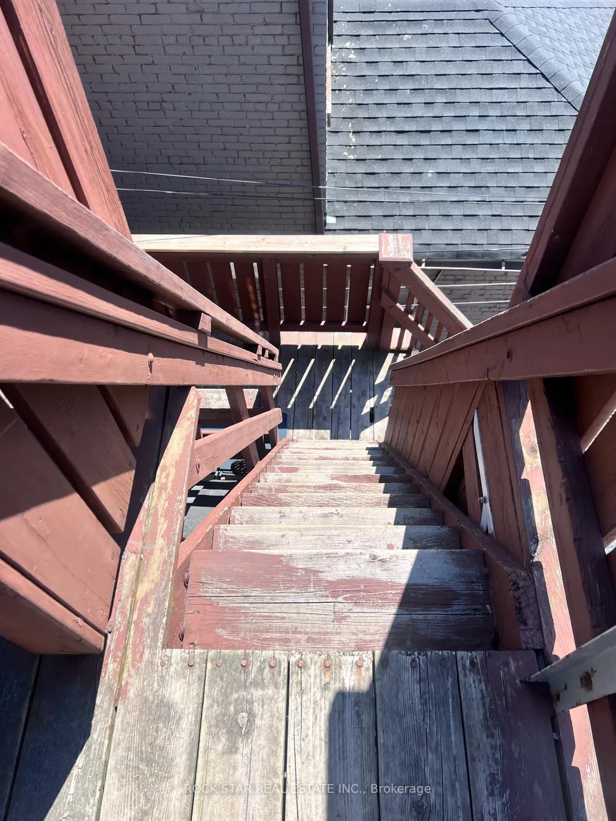 Photo 17 of Unit Upper, 26 Wentworth Street S, Hamilton, Landsdale — HOMEH
