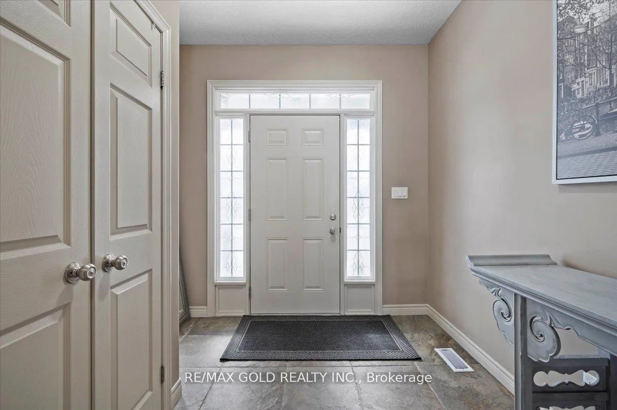 Photo 6 of Unit Main, 524 St Moritz Avenue, Waterloo — HOMEH