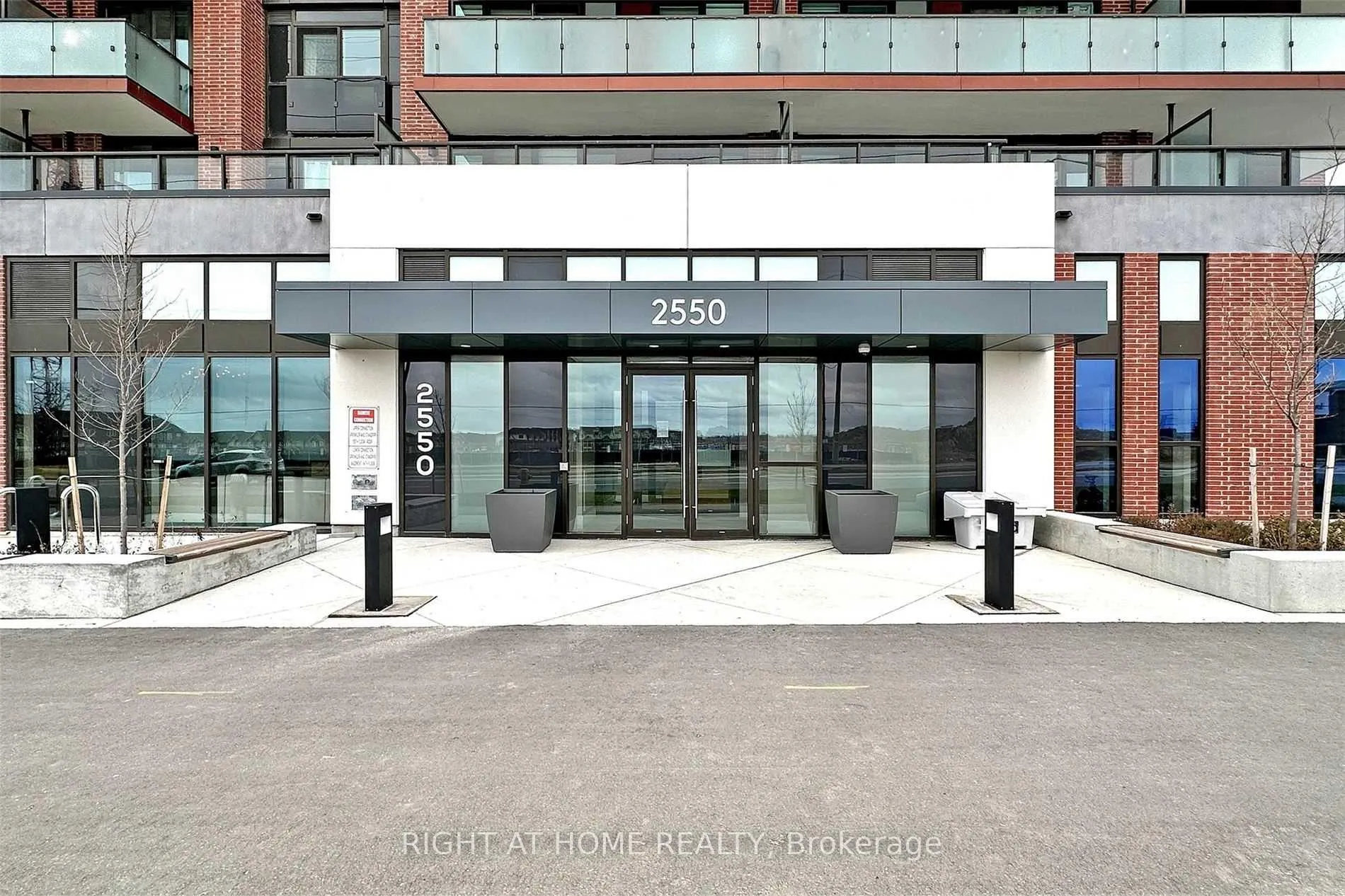 Photo 14 of Unit 1913, 2550 Simcoe Street N, Oshawa, Windfields — HOMEH