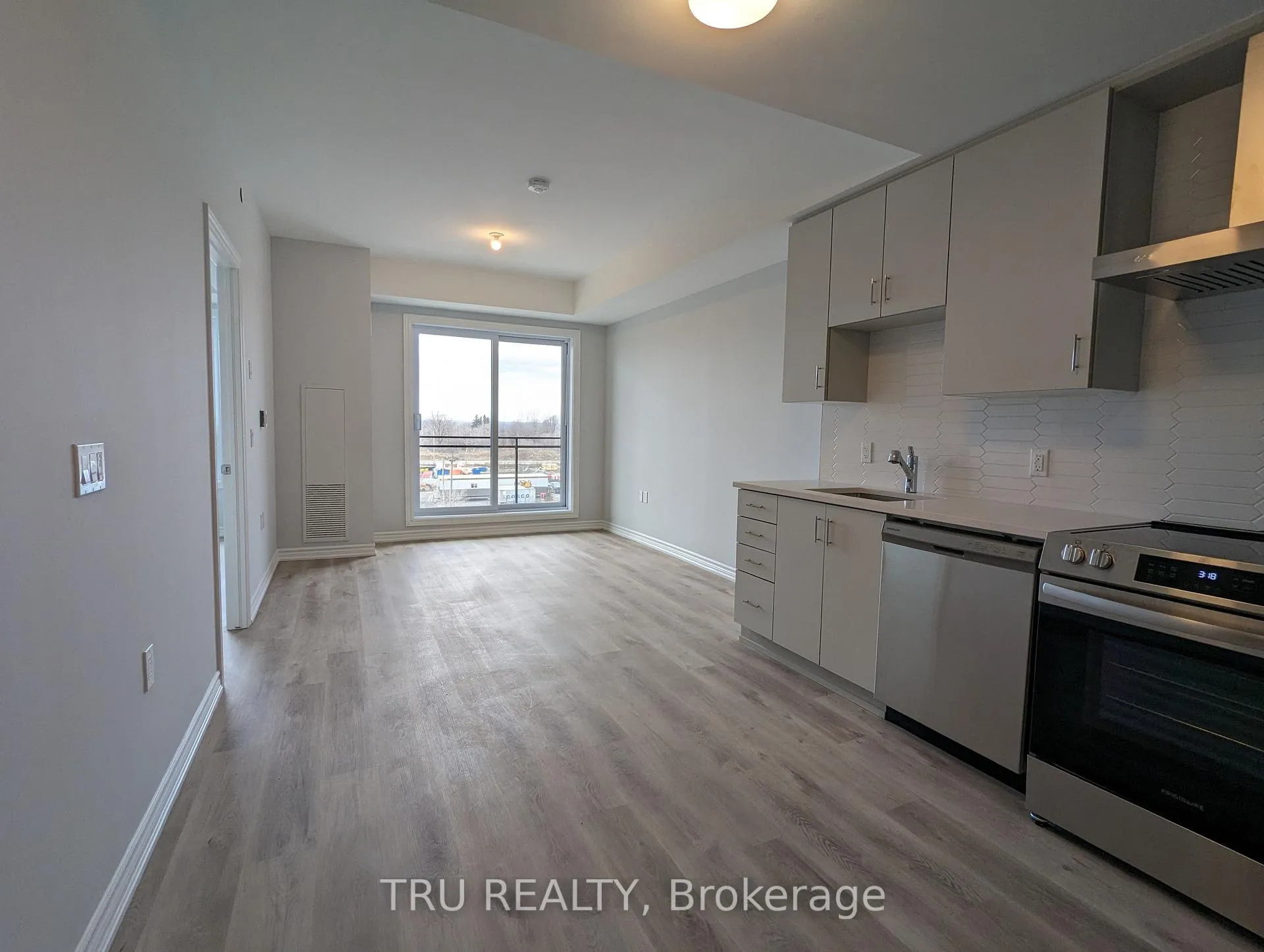 Photo 2 of Unit 417, 1350 Hemlock Road, Ottawa, CFB Rockcliffe and Area — HOMEH
