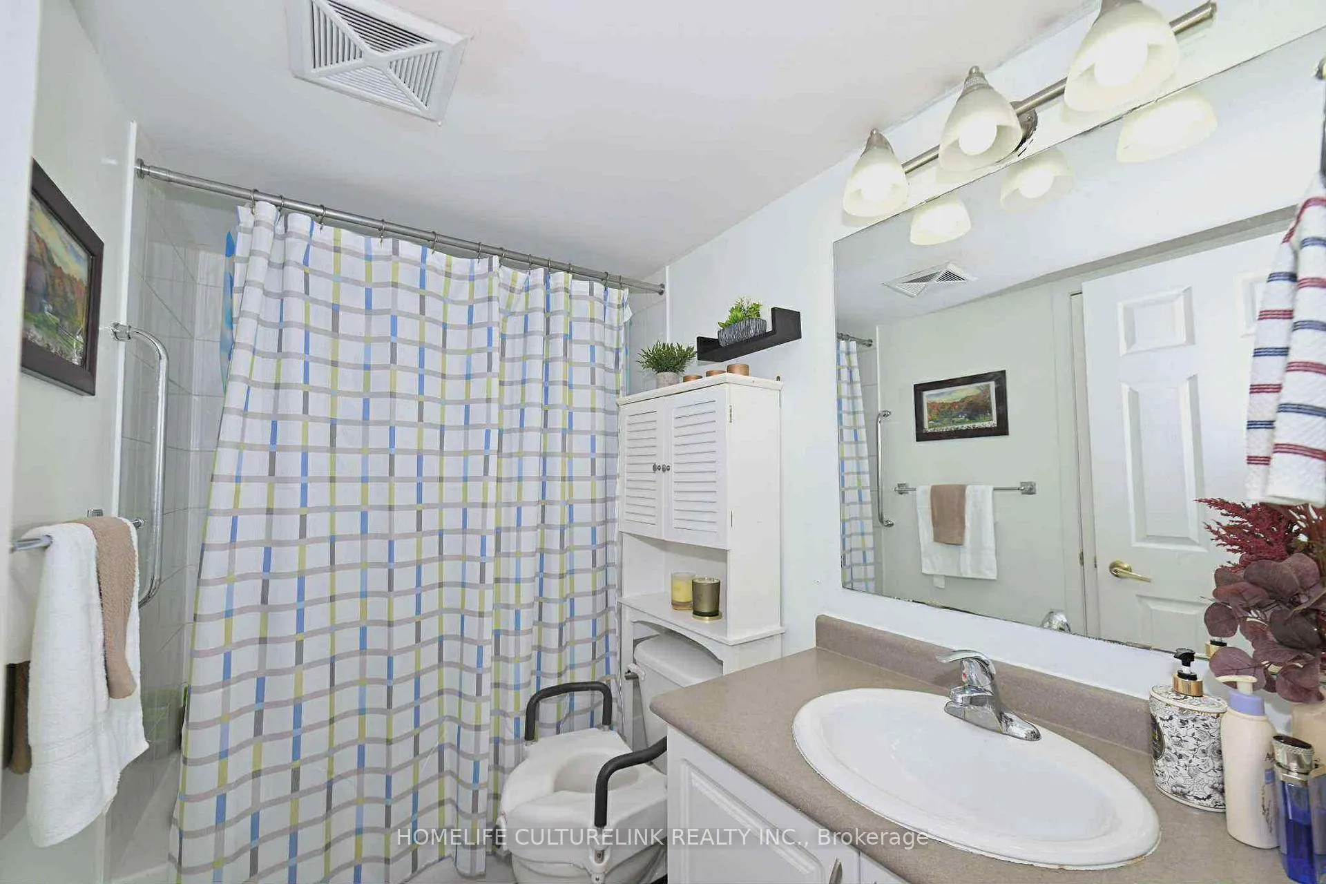 Photo 18 of Unit 1, 84 Petra Way E, Whitby, Pringle Creek — HOMEH