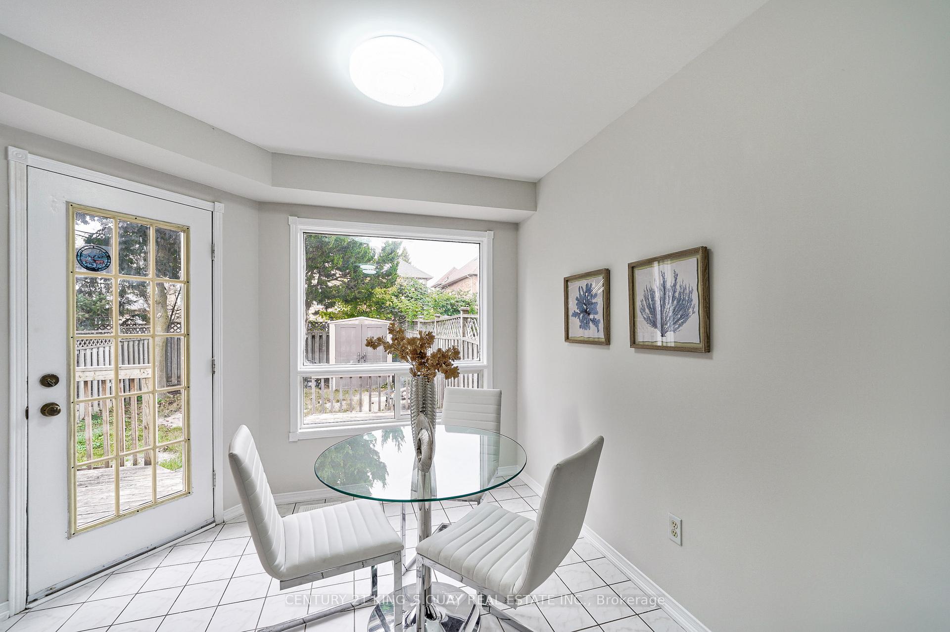 Photo 10 of 8 Hollidge Boulevard, Aurora, Bayview Wellington — HOMEH