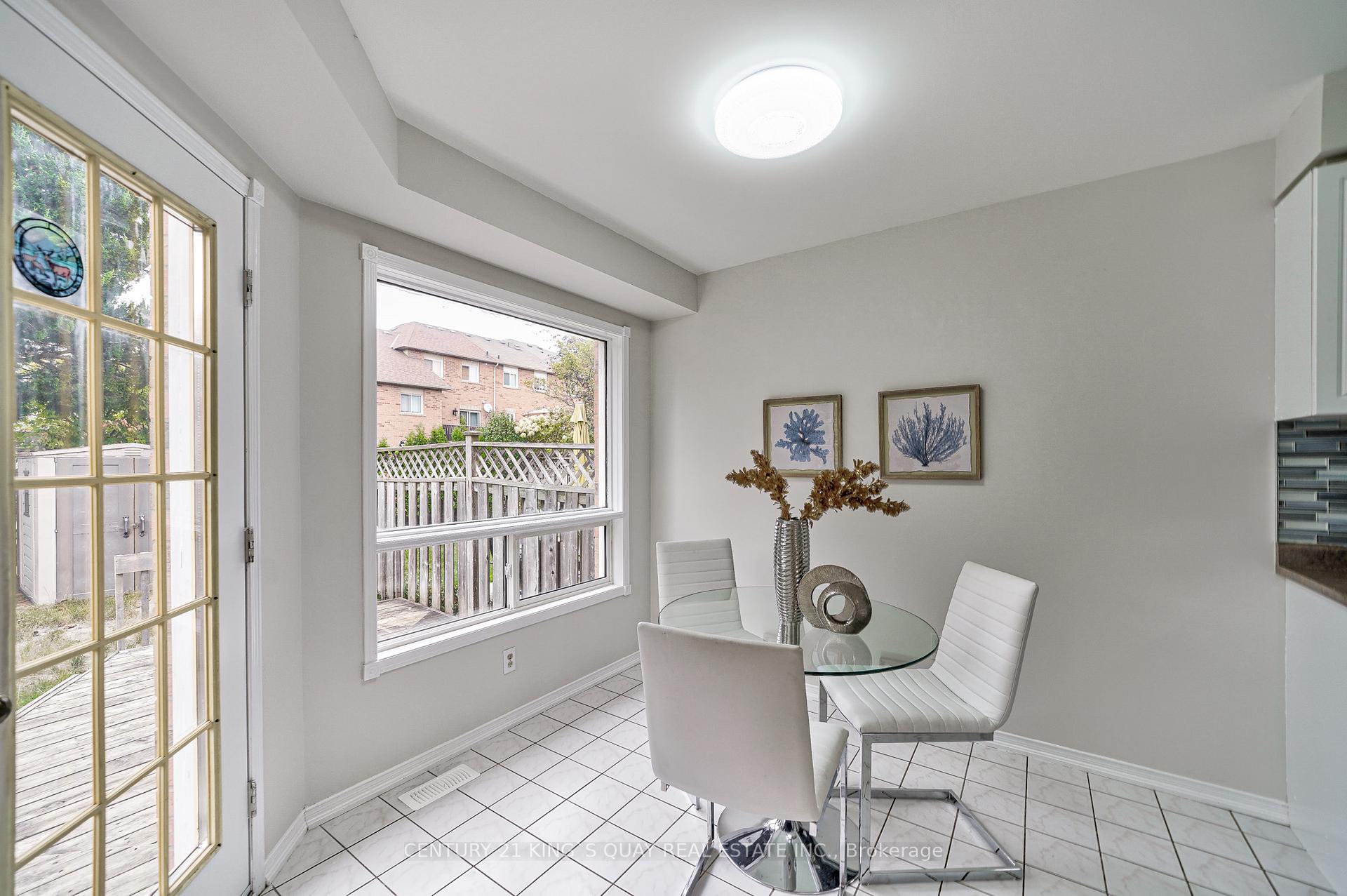 Photo 13 of 8 Hollidge Boulevard, Aurora, Bayview Wellington — HOMEH