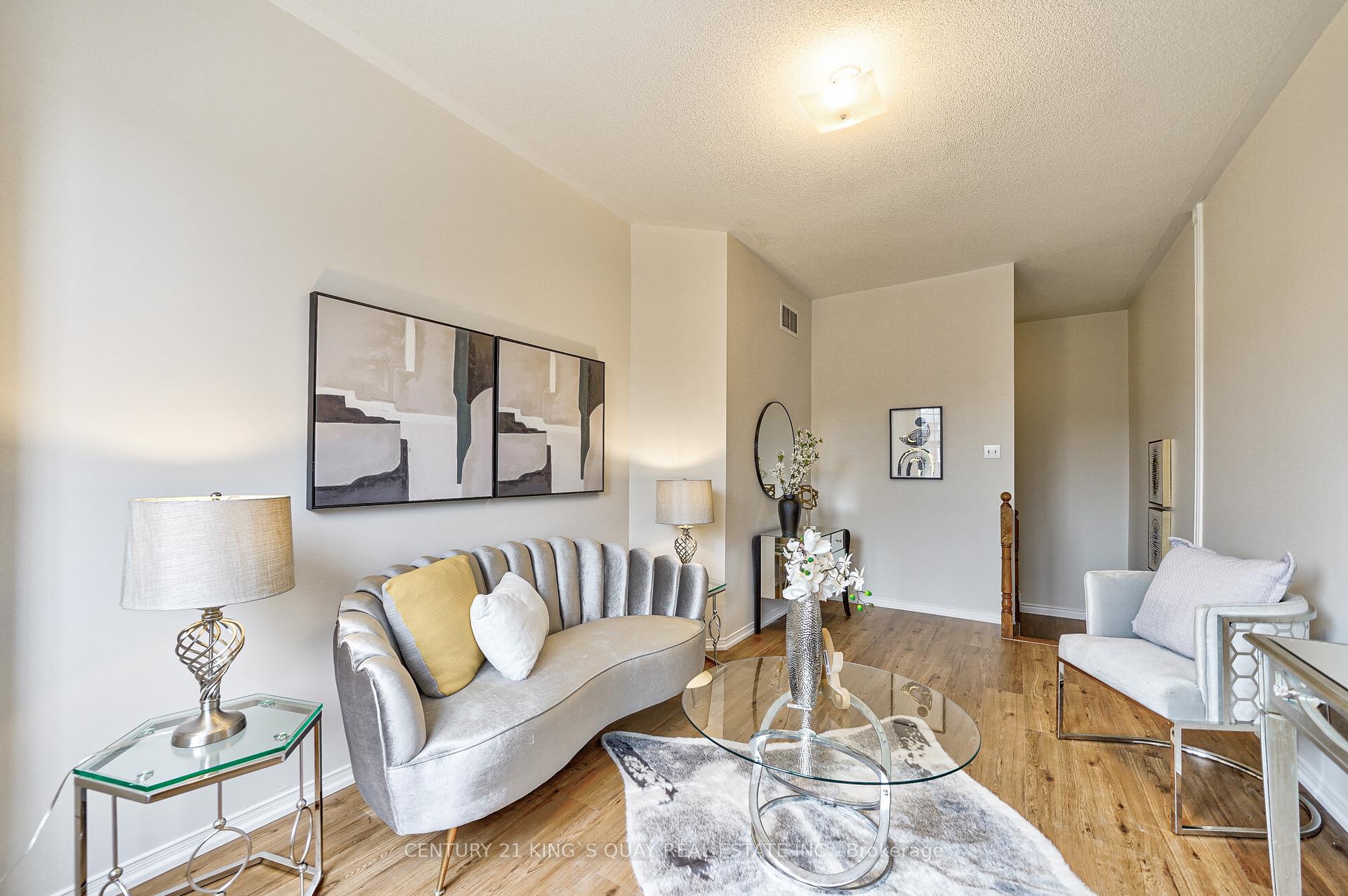 Photo 18 of 8 Hollidge Boulevard, Aurora, Bayview Wellington — HOMEH