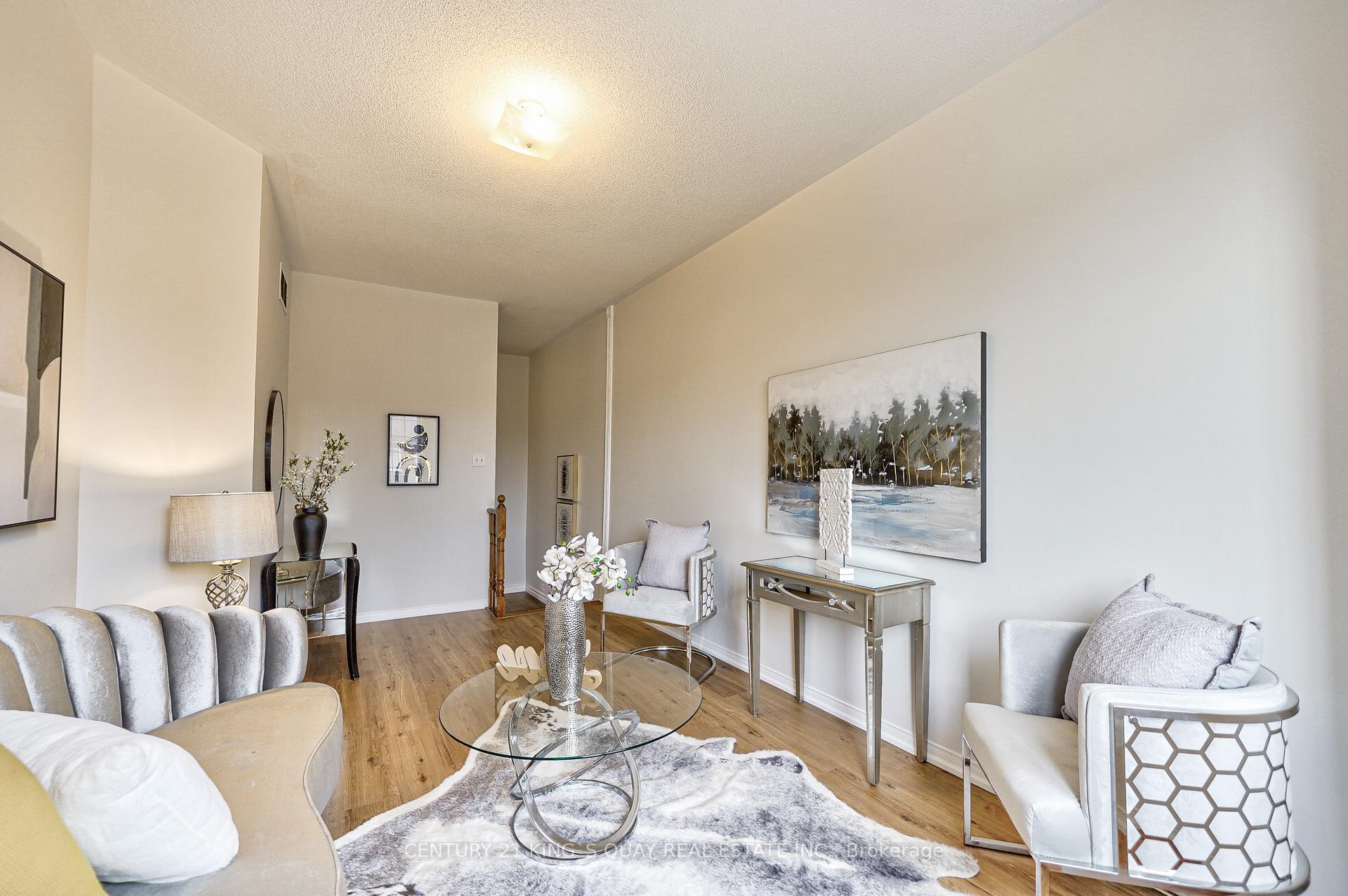 Photo 19 of 8 Hollidge Boulevard, Aurora, Bayview Wellington — HOMEH