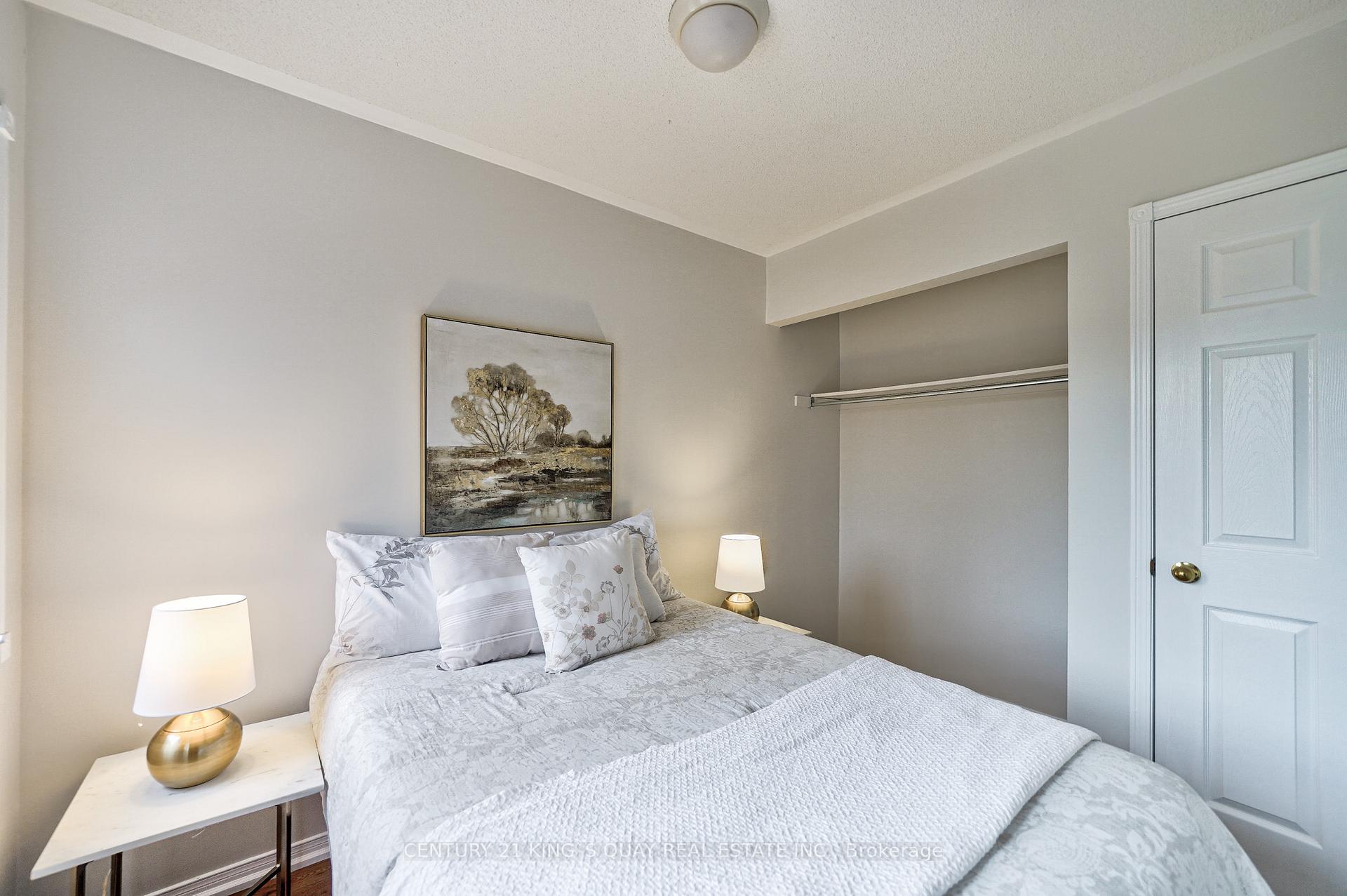 Photo 22 of 8 Hollidge Boulevard, Aurora, Bayview Wellington — HOMEH