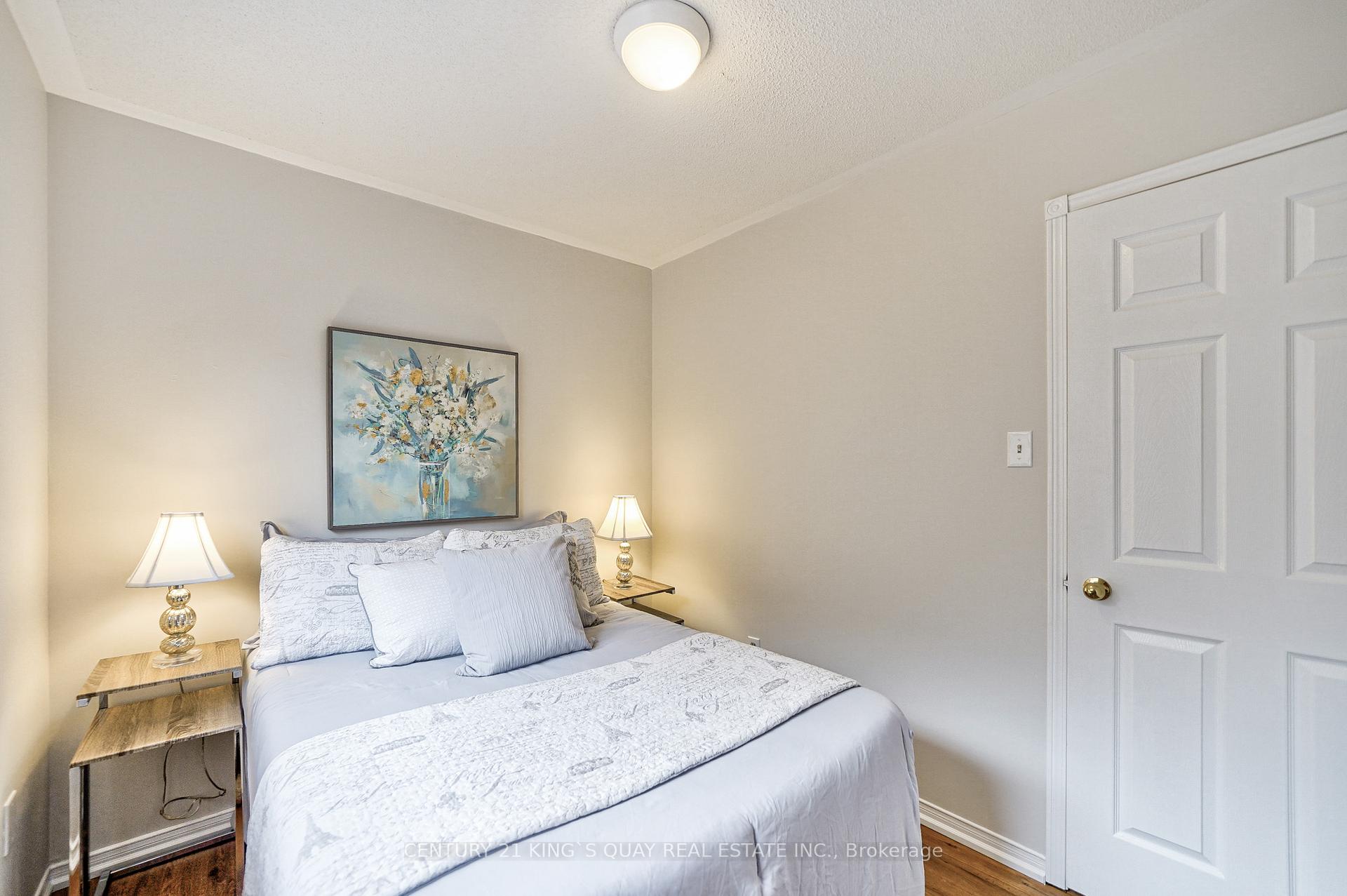 Photo 24 of 8 Hollidge Boulevard, Aurora, Bayview Wellington — HOMEH