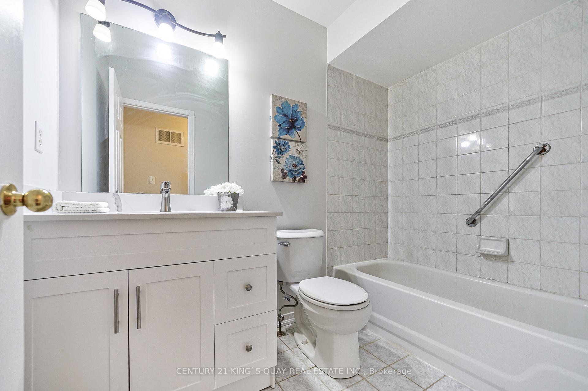 Photo 25 of 8 Hollidge Boulevard, Aurora, Bayview Wellington — HOMEH