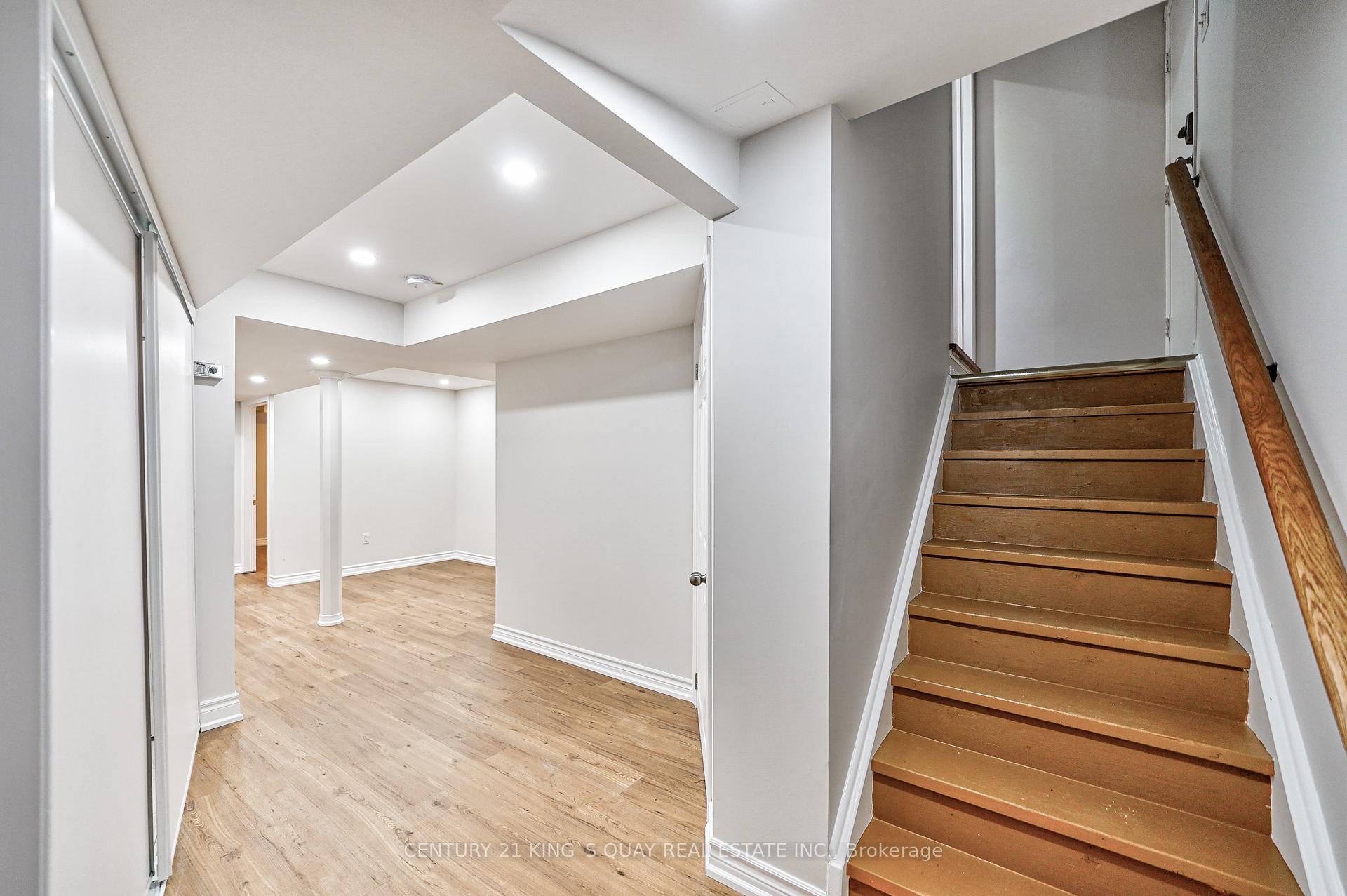 Photo 33 of 8 Hollidge Boulevard, Aurora, Bayview Wellington — HOMEH