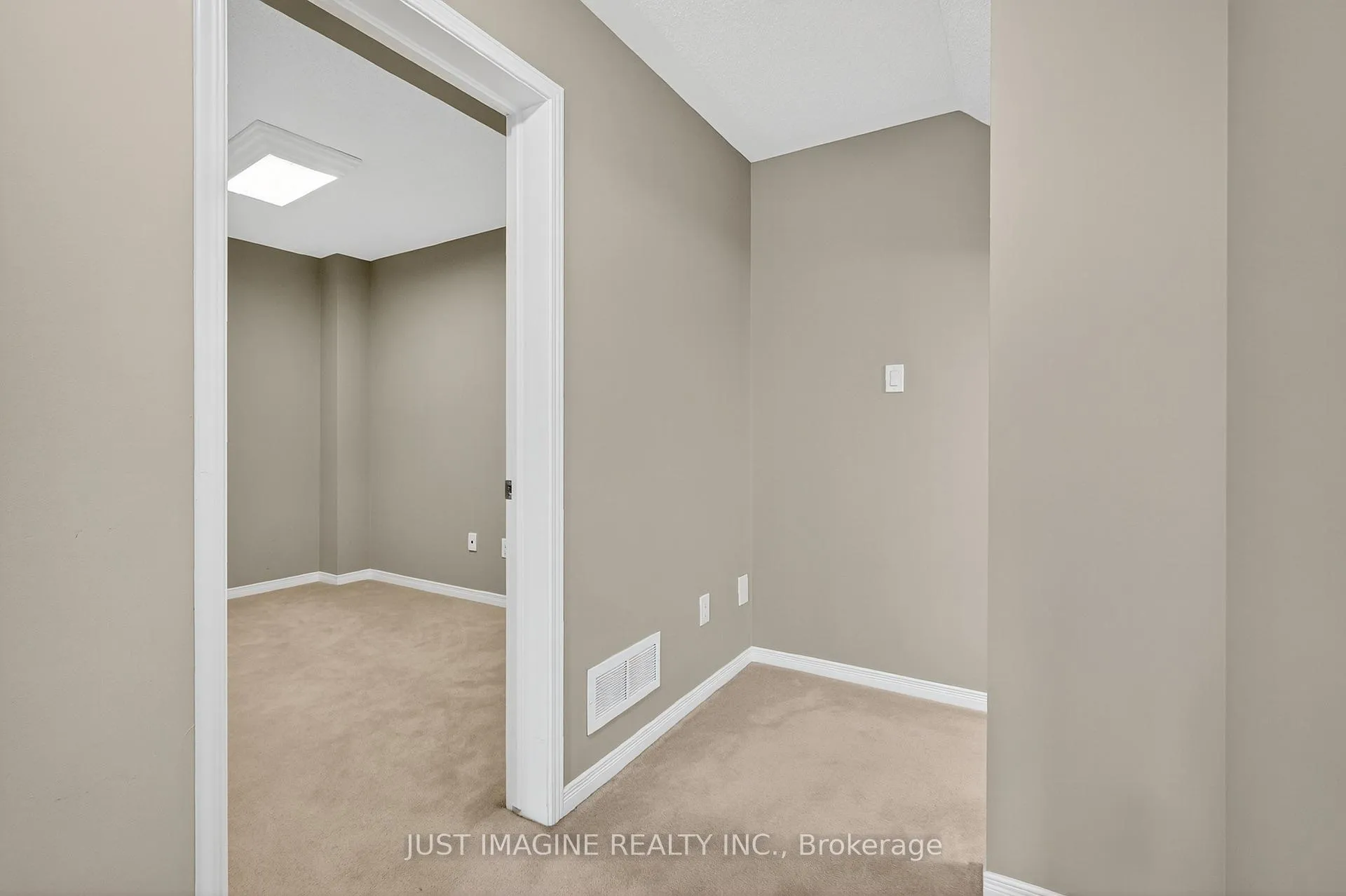 Photo 6 of 105 Caithness Private, Ottawa, Mer Bleue/Bradley Estates/Anderson Park — HOMEH