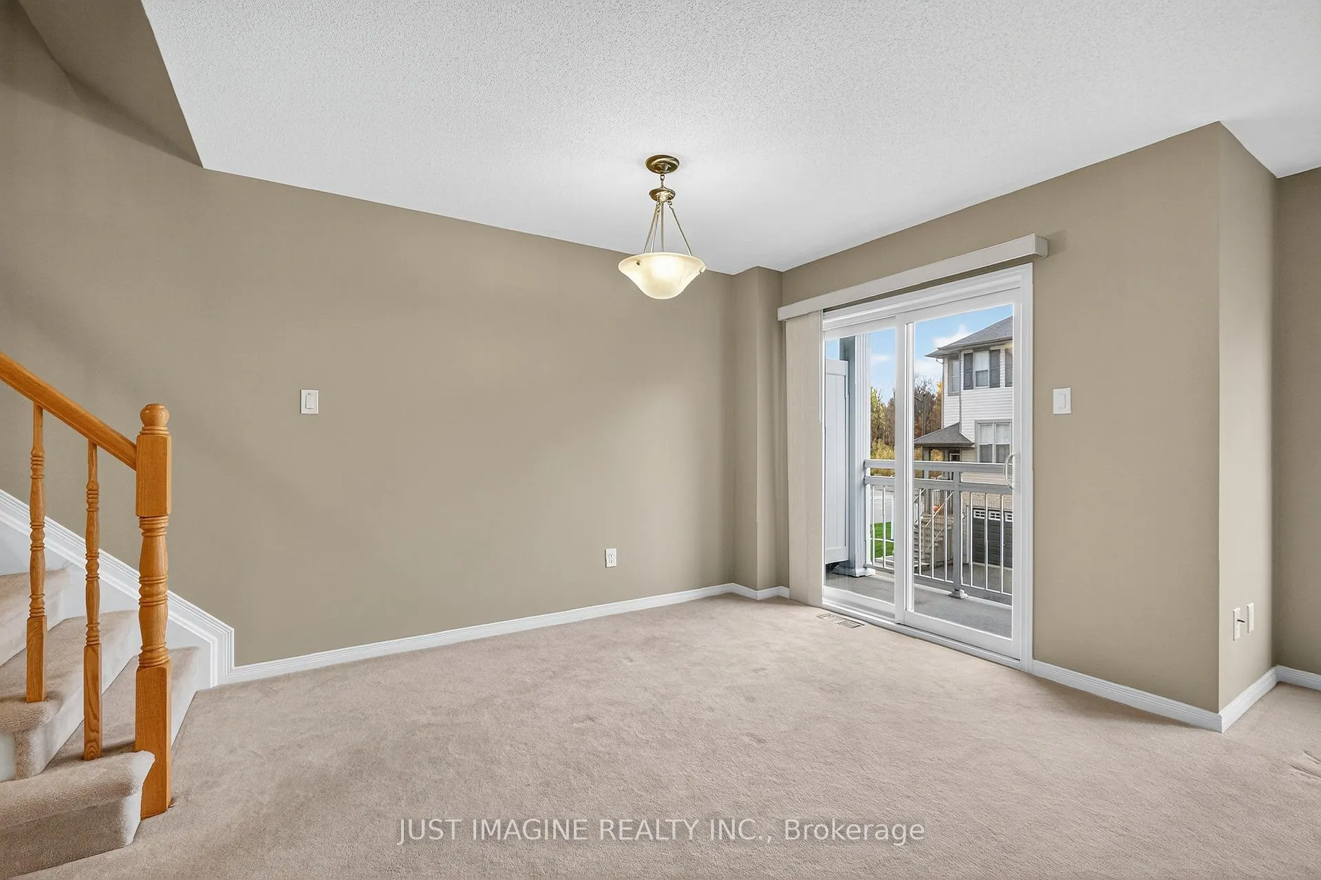 Photo 11 of 105 Caithness Private, Ottawa, Mer Bleue/Bradley Estates/Anderson Park — HOMEH
