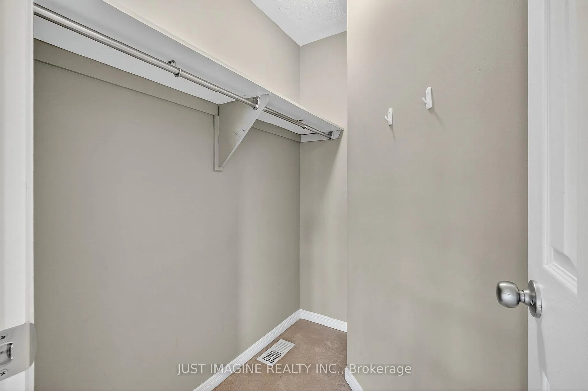 Photo 33 of 105 Caithness Private, Ottawa, Mer Bleue/Bradley Estates/Anderson Park — HOMEH
