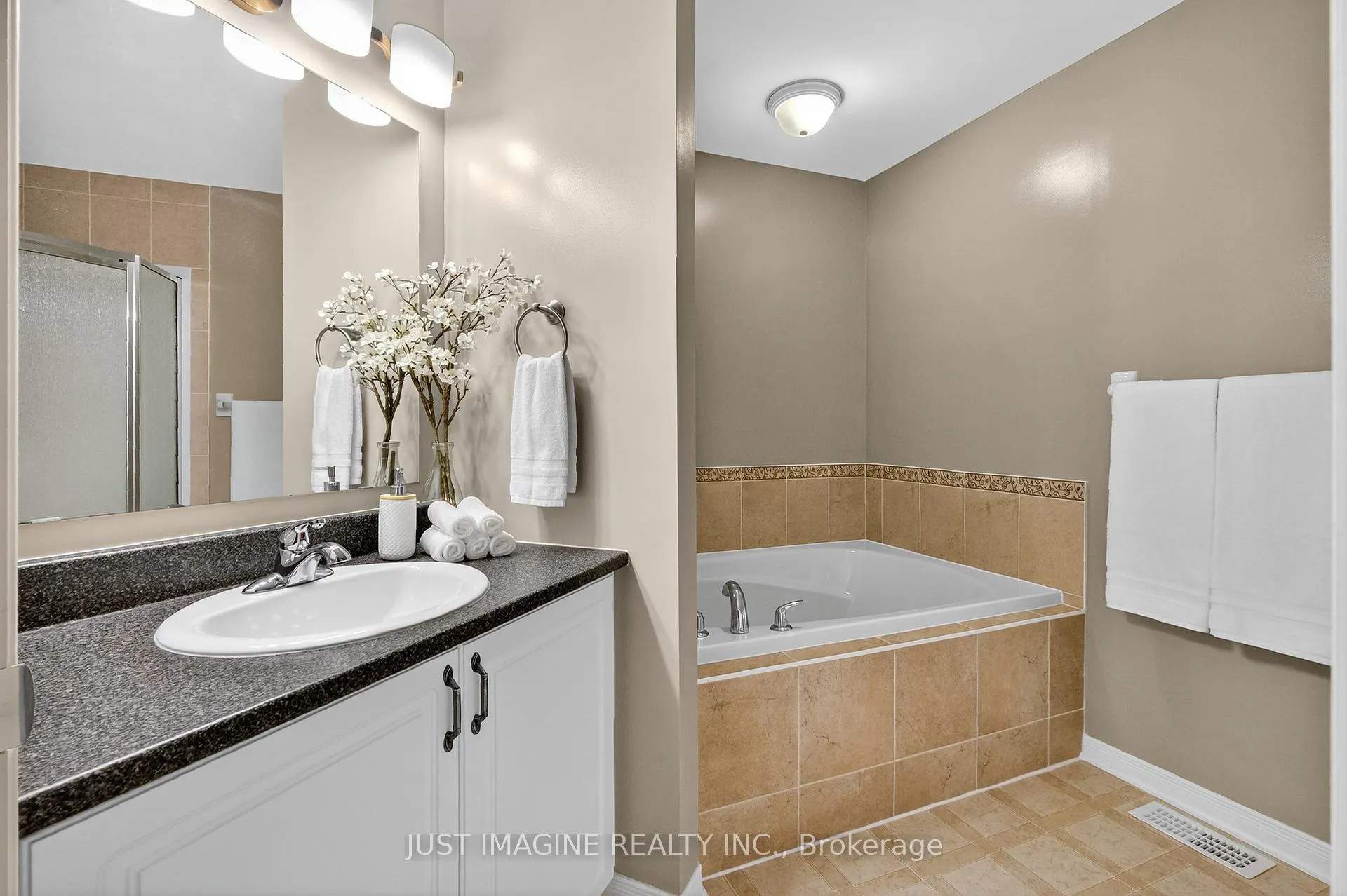 Photo 35 of 105 Caithness Private, Ottawa, Mer Bleue/Bradley Estates/Anderson Park — HOMEH