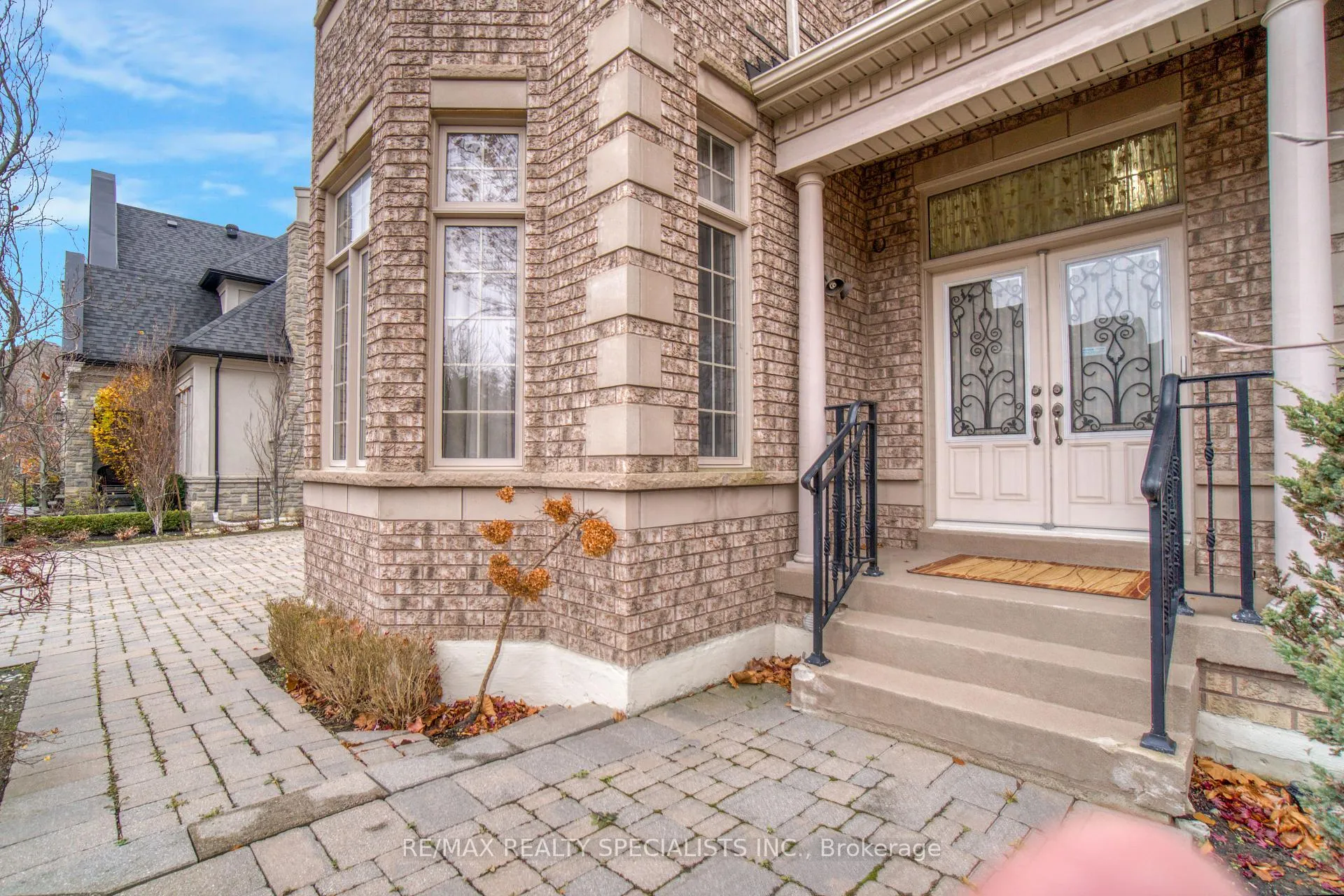 Photo 3 of 165 Grand Vallore Crescent, Vaughan, Vellore Village — HOMEH