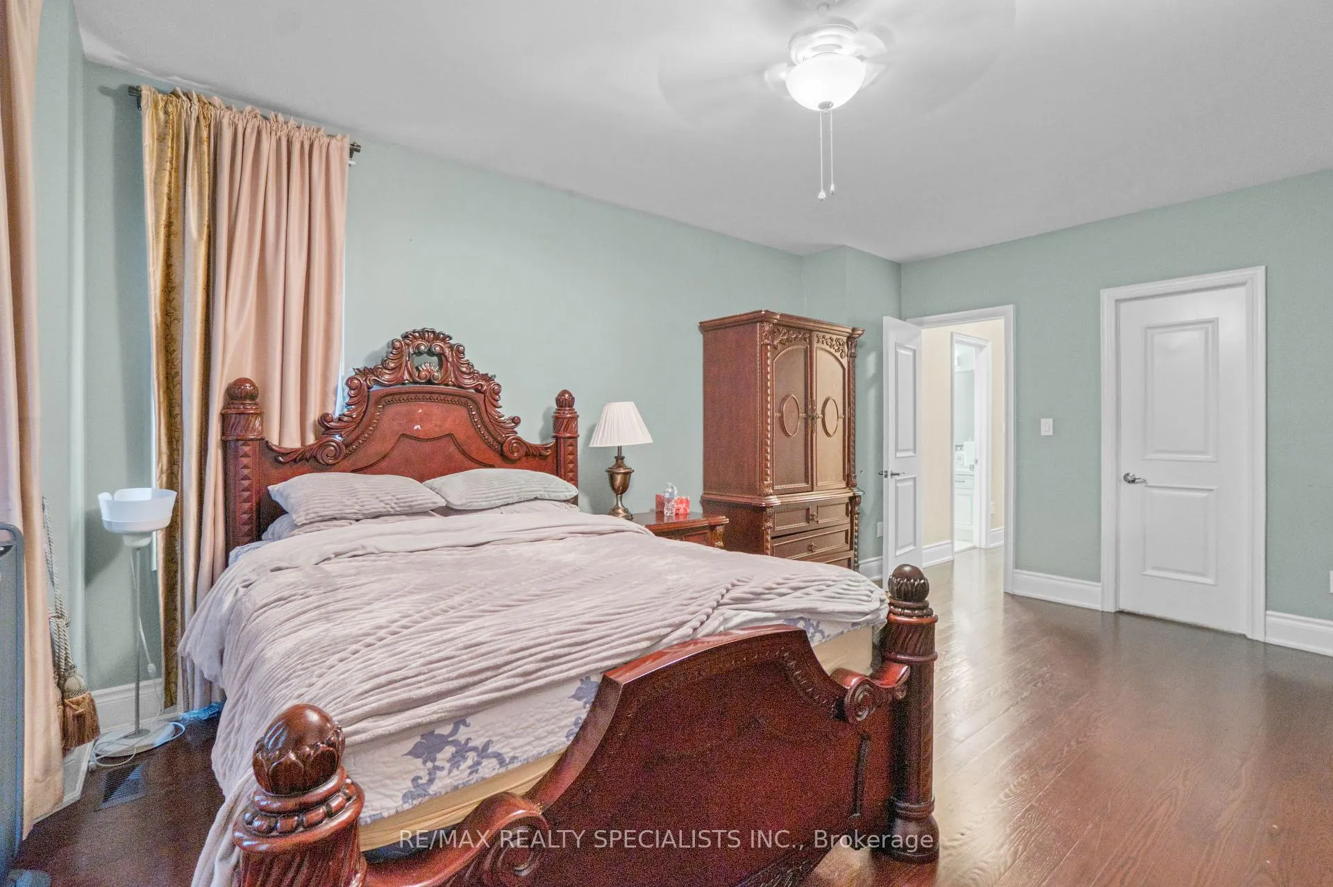 Photo 17 of 165 Grand Vallore Crescent, Vaughan, Vellore Village — HOMEH