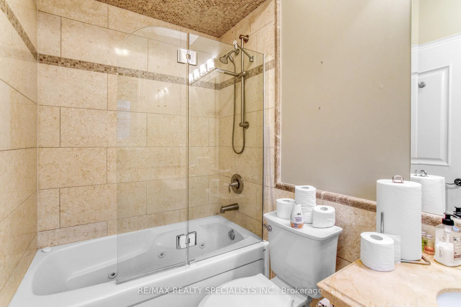 Photo 26 of 165 Grand Vallore Crescent, Vaughan, Vellore Village — HOMEH