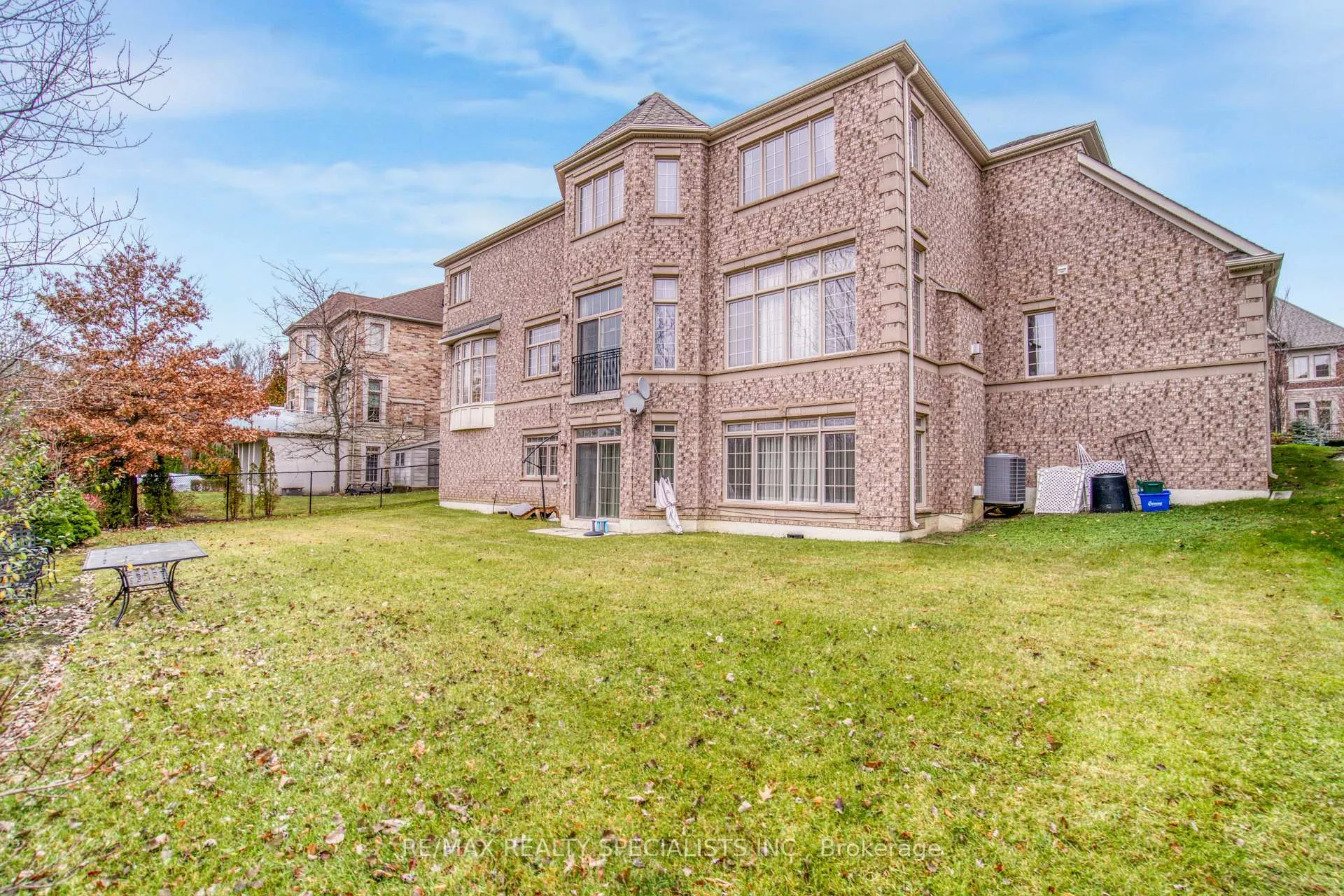 Photo 37 of 165 Grand Vallore Crescent, Vaughan, Vellore Village — HOMEH