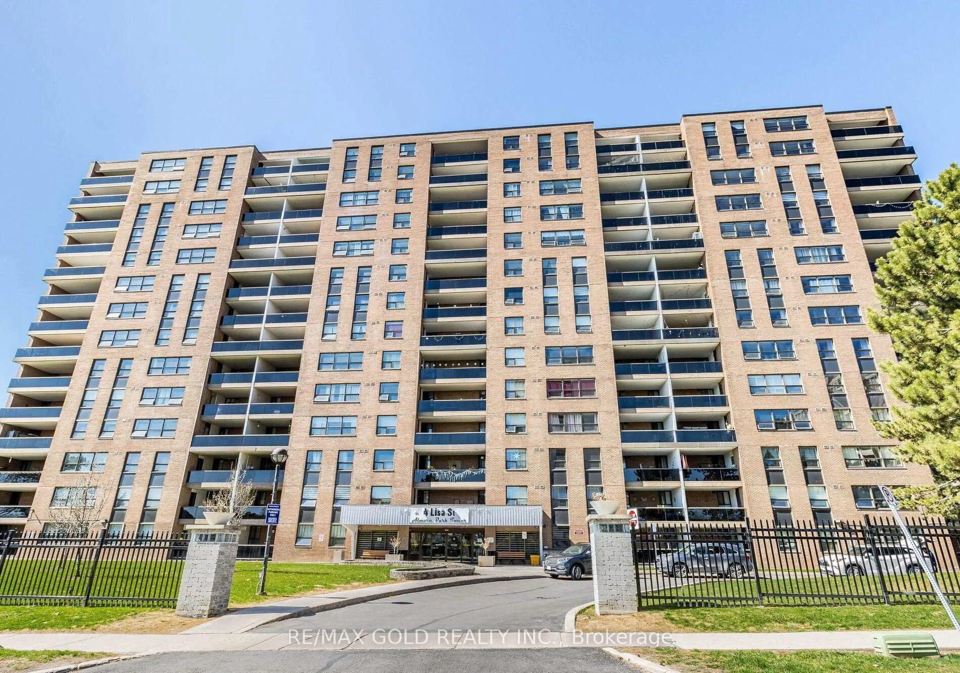 Front of Unit 610, 4 Lisa Street