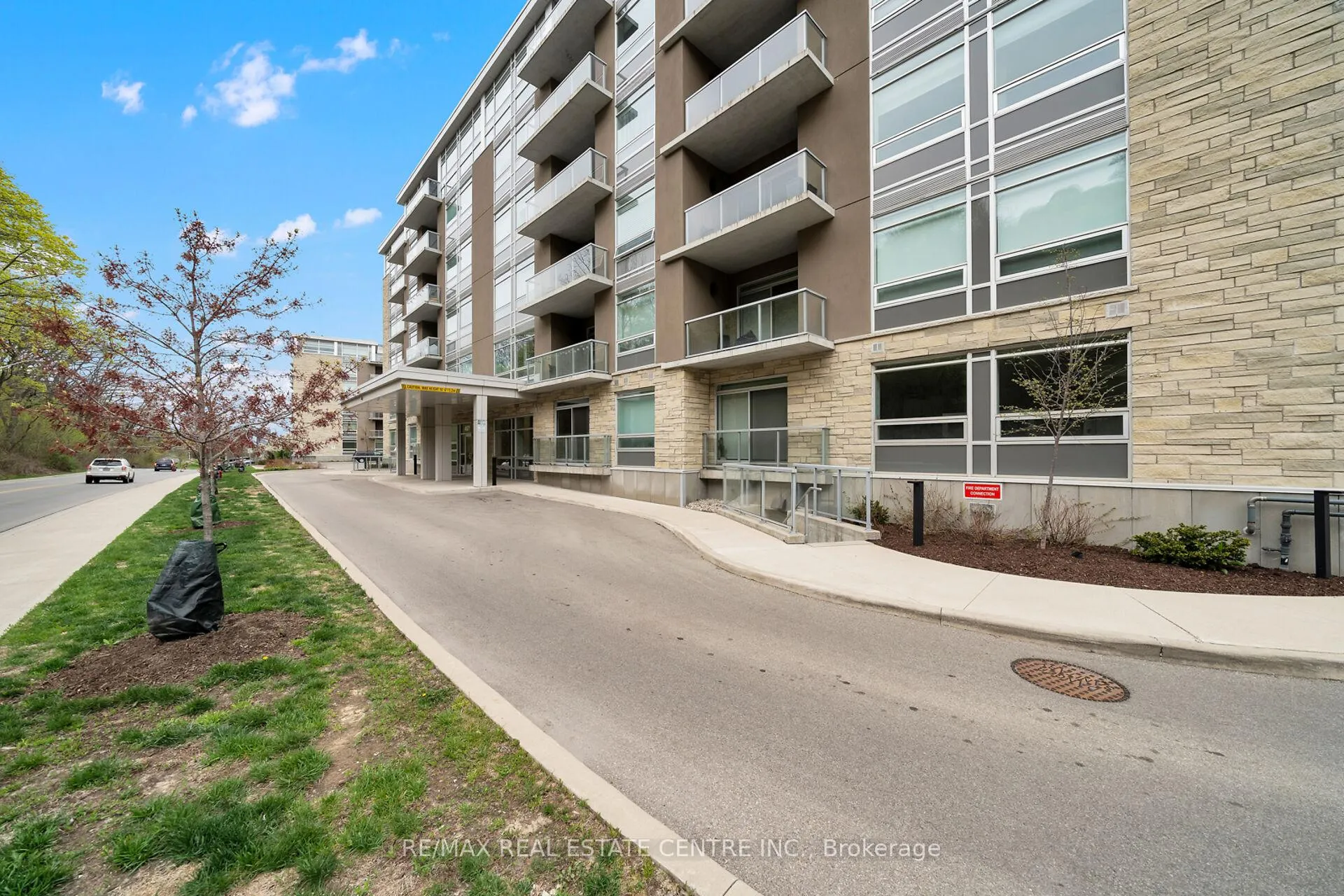 Photo 4 of Unit 305, 467 Charlton Avenue E, Hamilton, Stinson — HOMEH