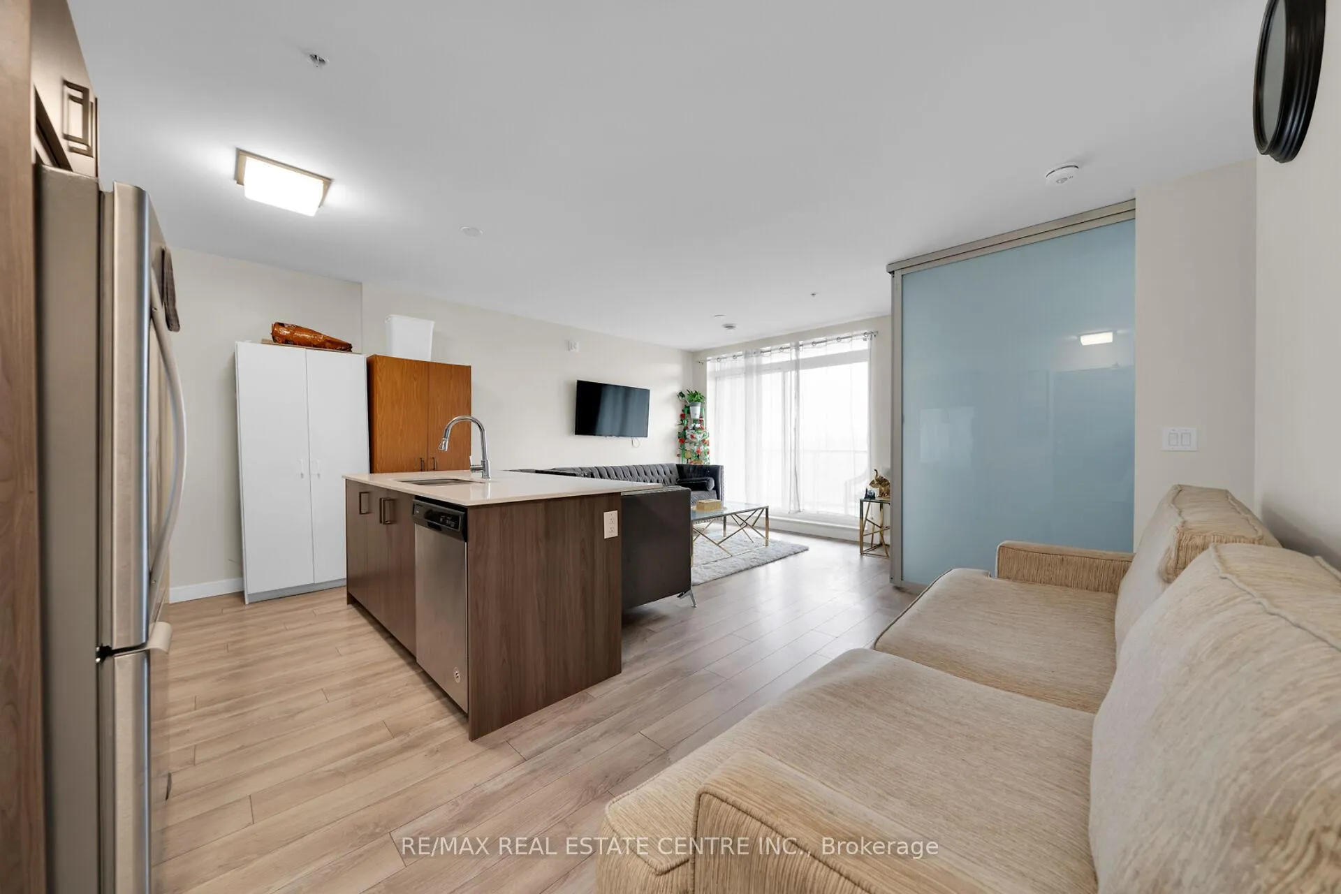 Photo 9 of Unit 305, 467 Charlton Avenue E, Hamilton, Stinson — HOMEH