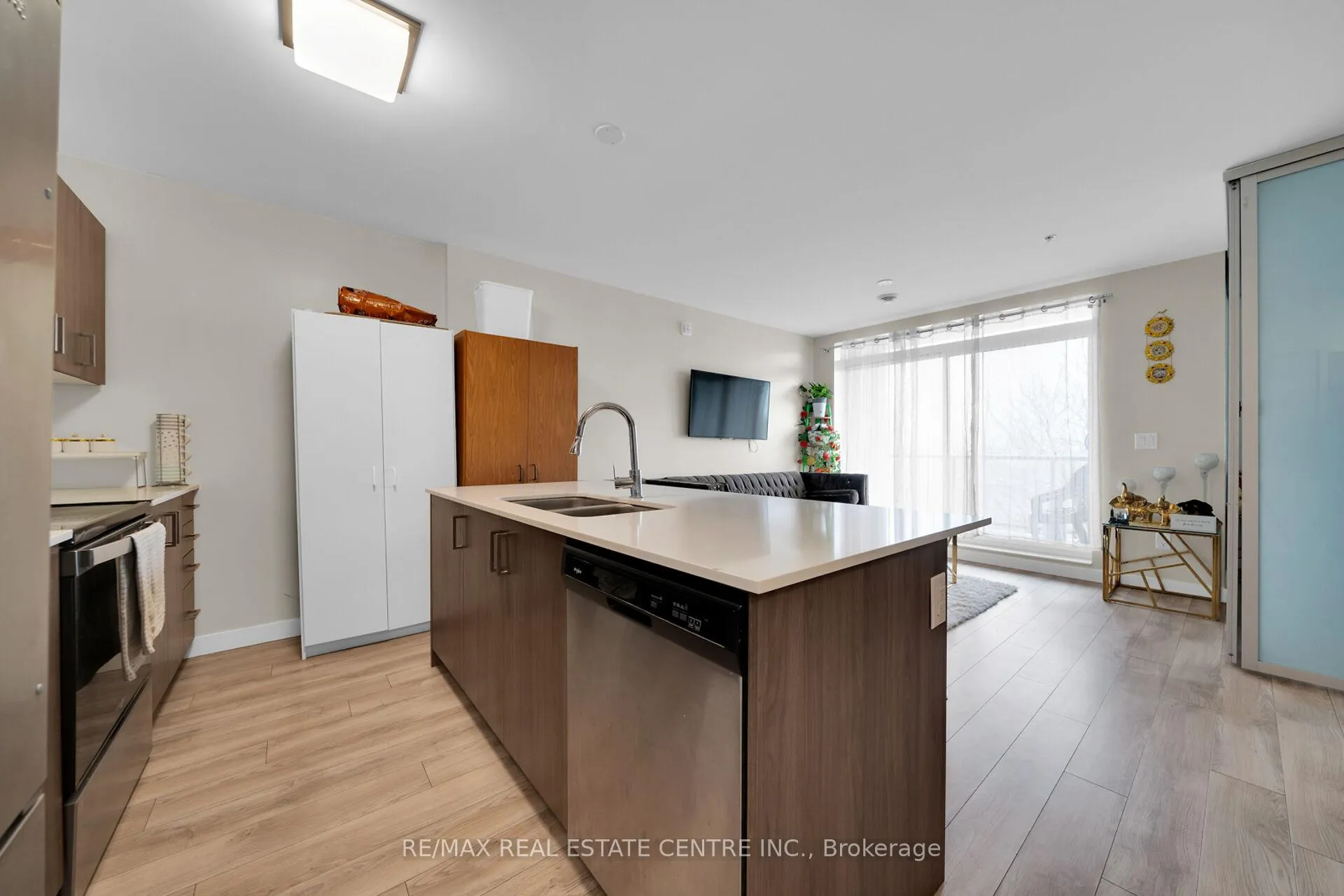 Photo 10 of Unit 305, 467 Charlton Avenue E, Hamilton, Stinson — HOMEH