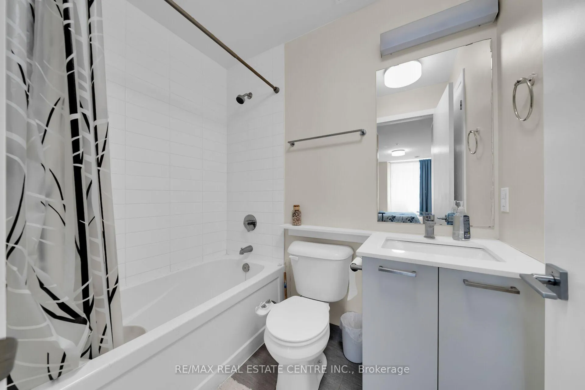 Photo 20 of Unit 305, 467 Charlton Avenue E, Hamilton, Stinson — HOMEH