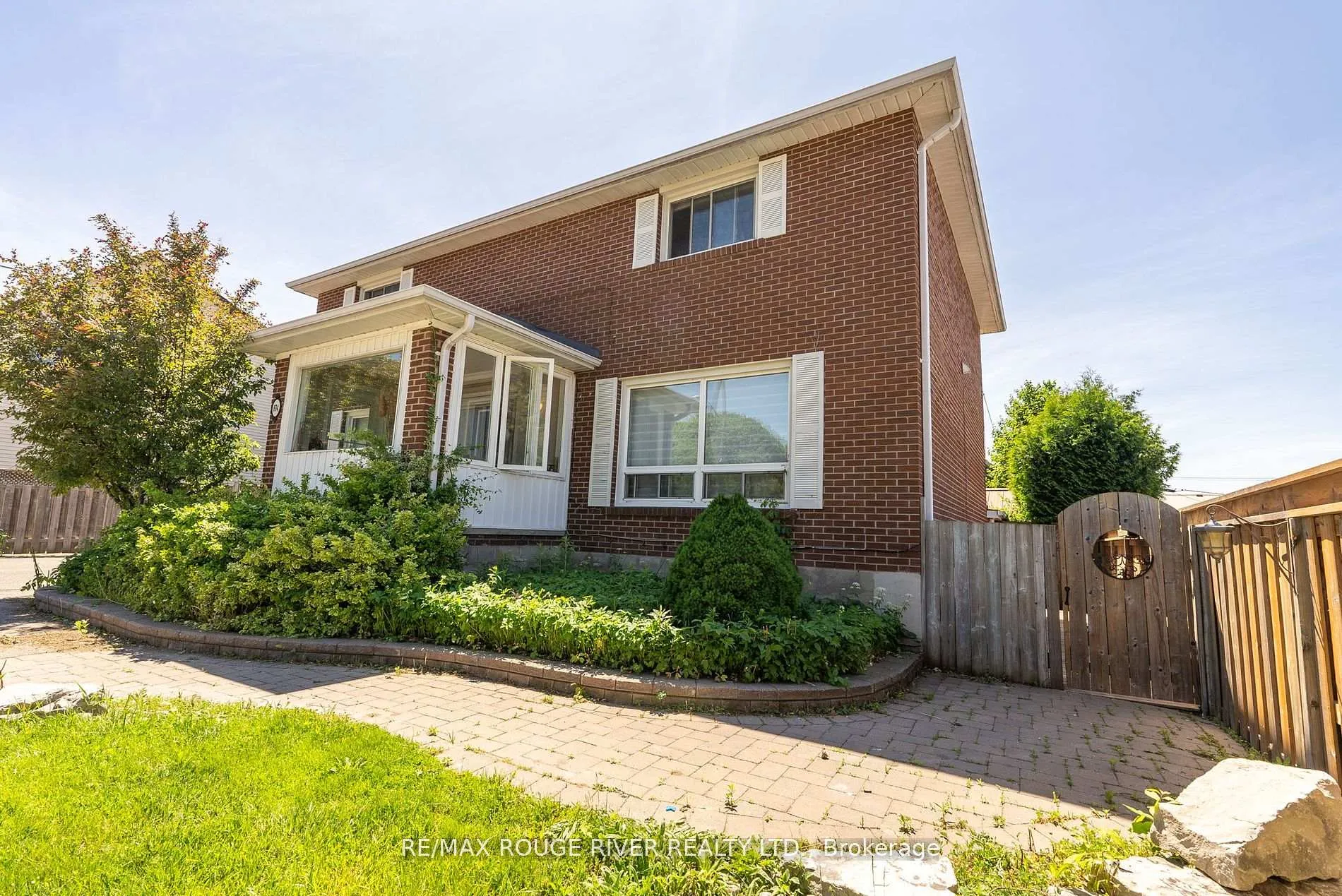 Photo 4 of 604 Kent Street, Whitby, Downtown Whitby — HOMEH