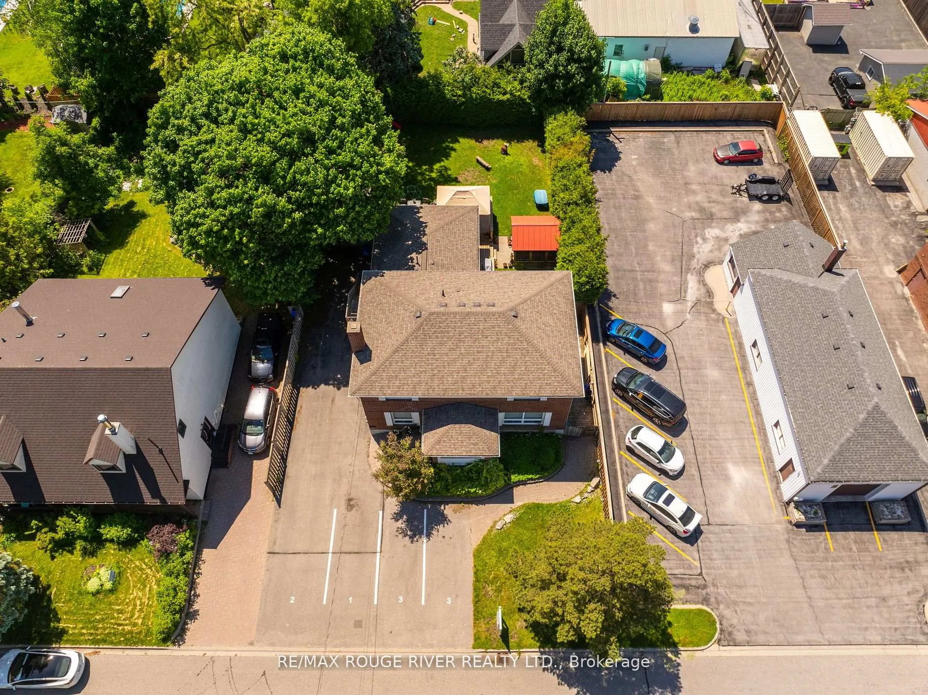Photo 5 of 604 Kent Street, Whitby, Downtown Whitby — HOMEH