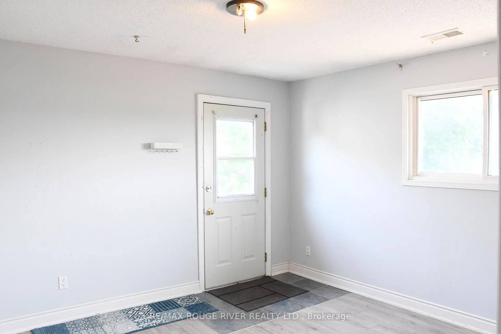 Photo 18 of 604 Kent Street, Whitby, Downtown Whitby — HOMEH