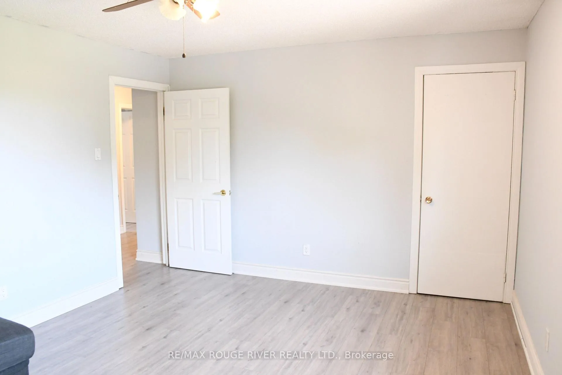 Photo 20 of 604 Kent Street, Whitby, Downtown Whitby — HOMEH
