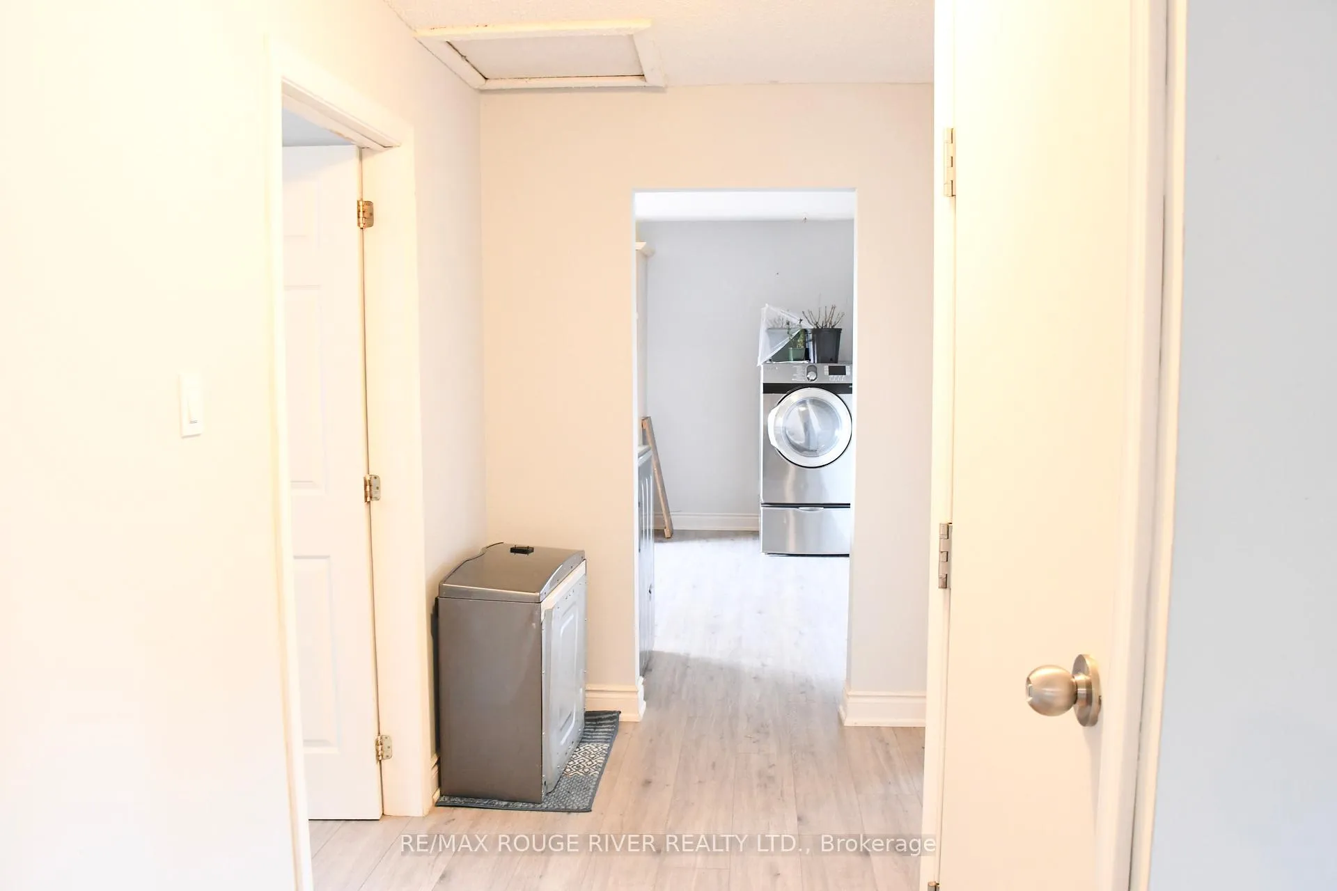 Photo 21 of 604 Kent Street, Whitby, Downtown Whitby — HOMEH