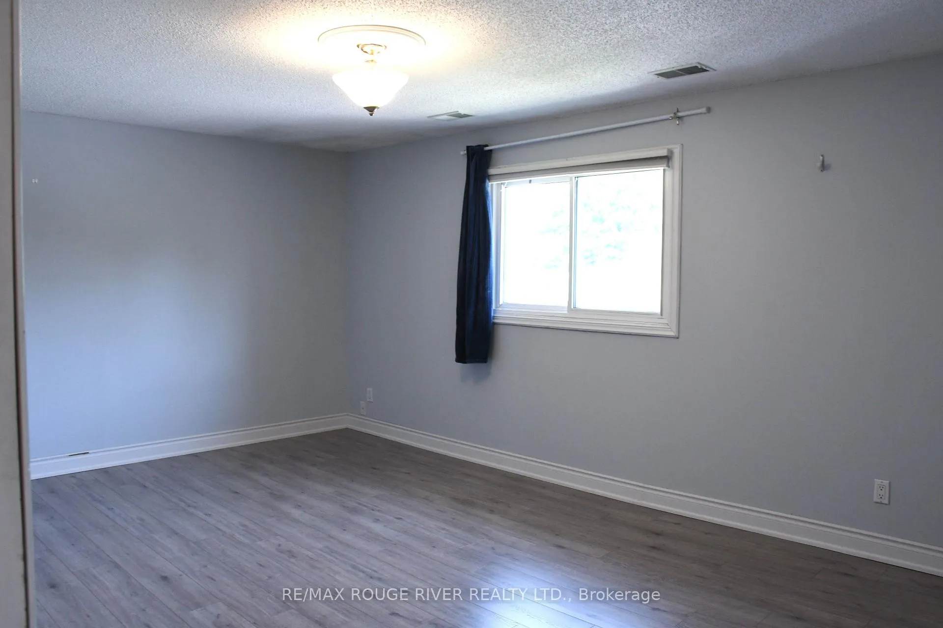 Photo 24 of 604 Kent Street, Whitby, Downtown Whitby — HOMEH