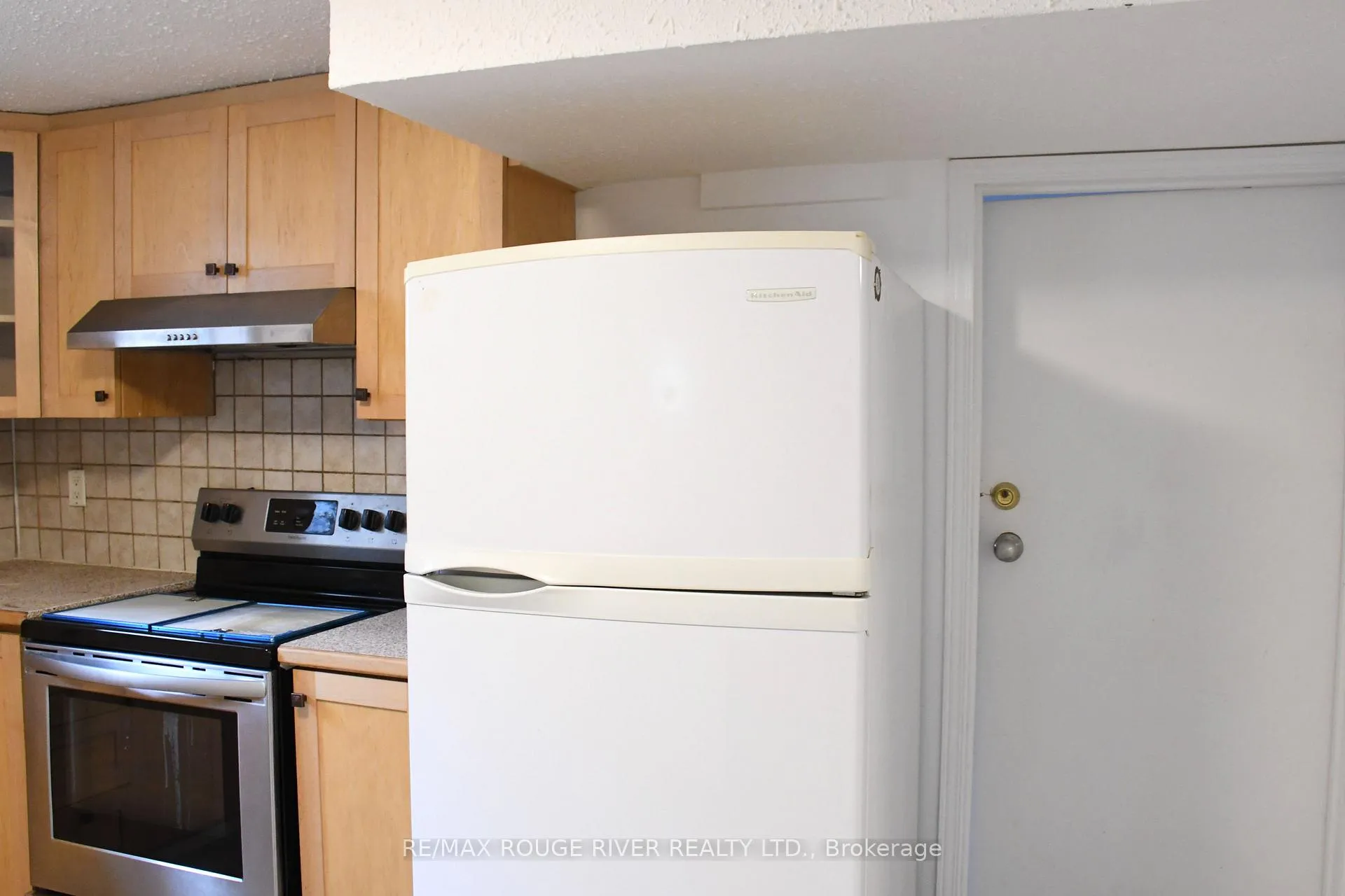 Photo 34 of 604 Kent Street, Whitby, Downtown Whitby — HOMEH
