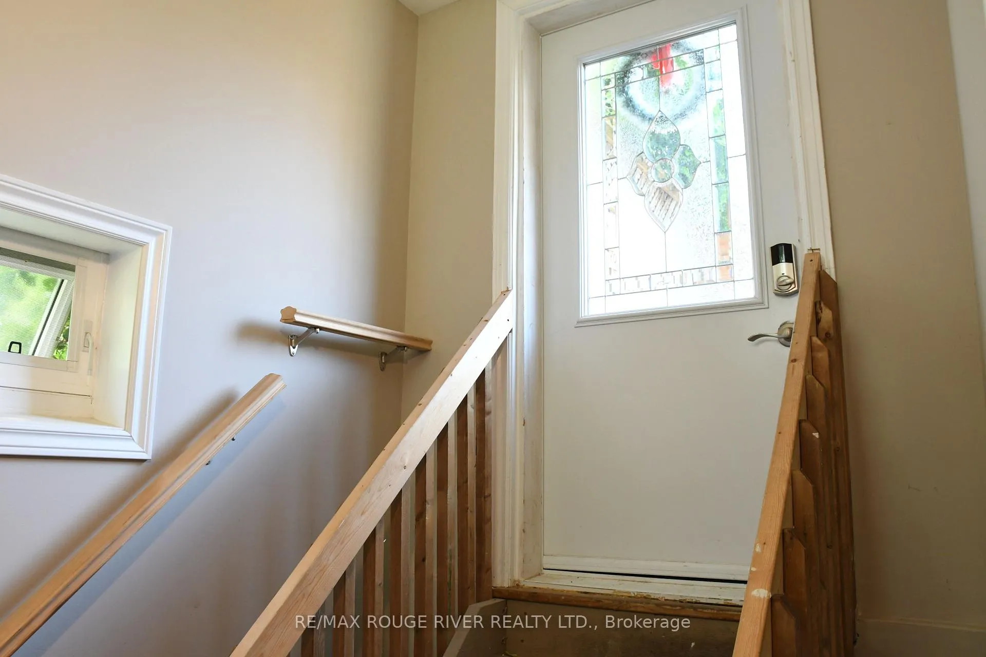 Photo 40 of 604 Kent Street, Whitby, Downtown Whitby — HOMEH