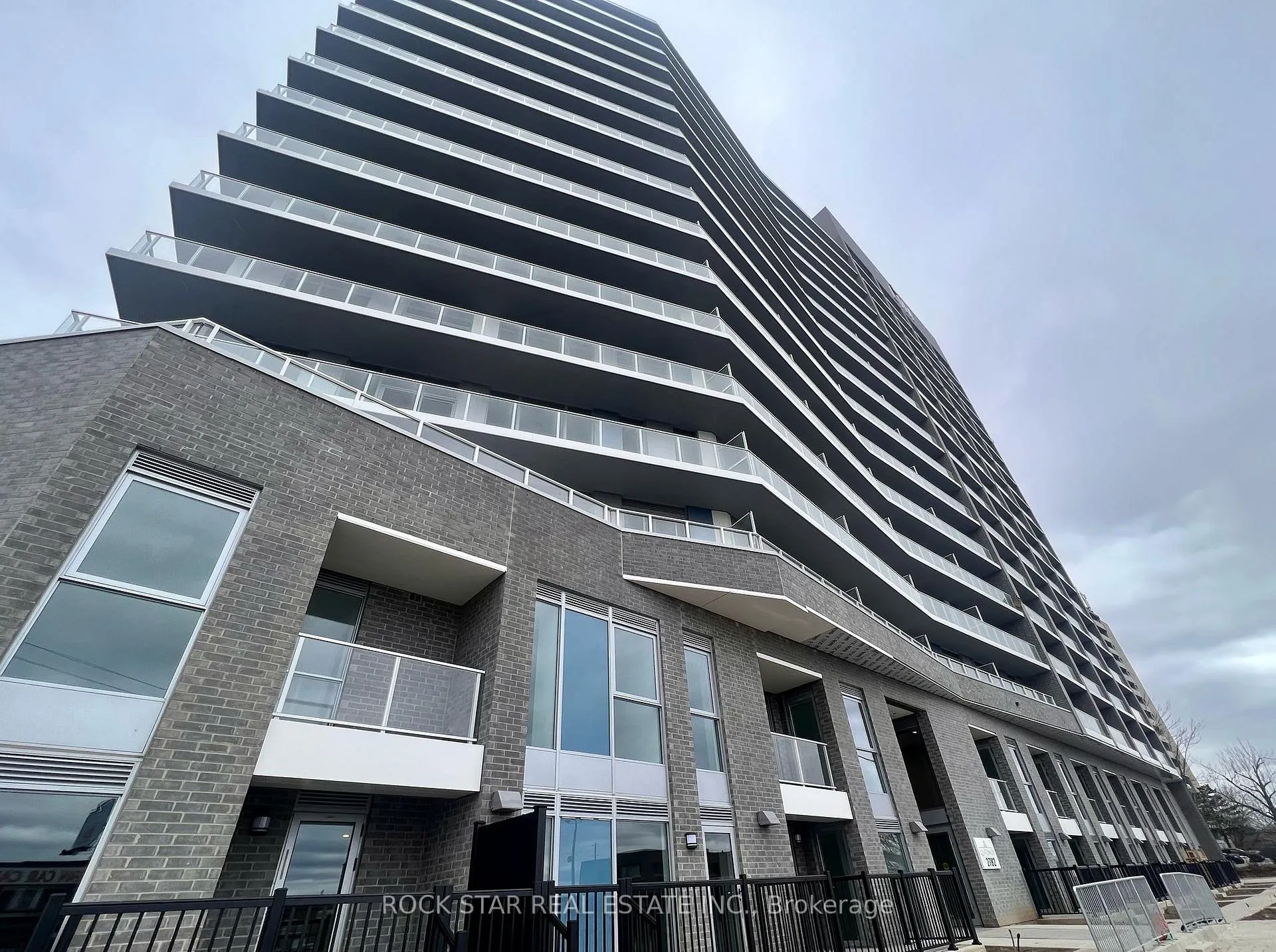 Photo 1 of Unit 1203, 2782 Barton Street E, Hamilton, Riverdale — HOMEH