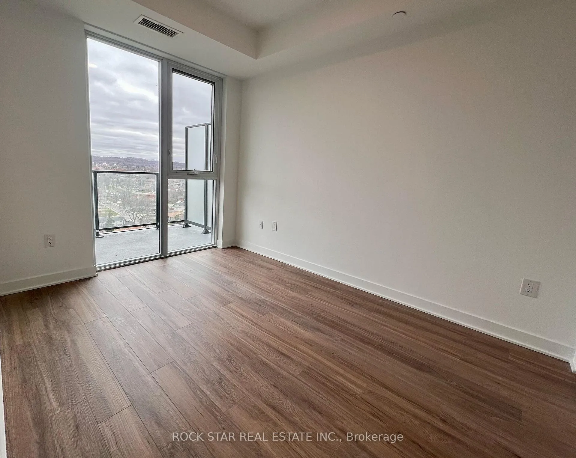 Photo 11 of Unit 1203, 2782 Barton Street E, Hamilton, Riverdale — HOMEH