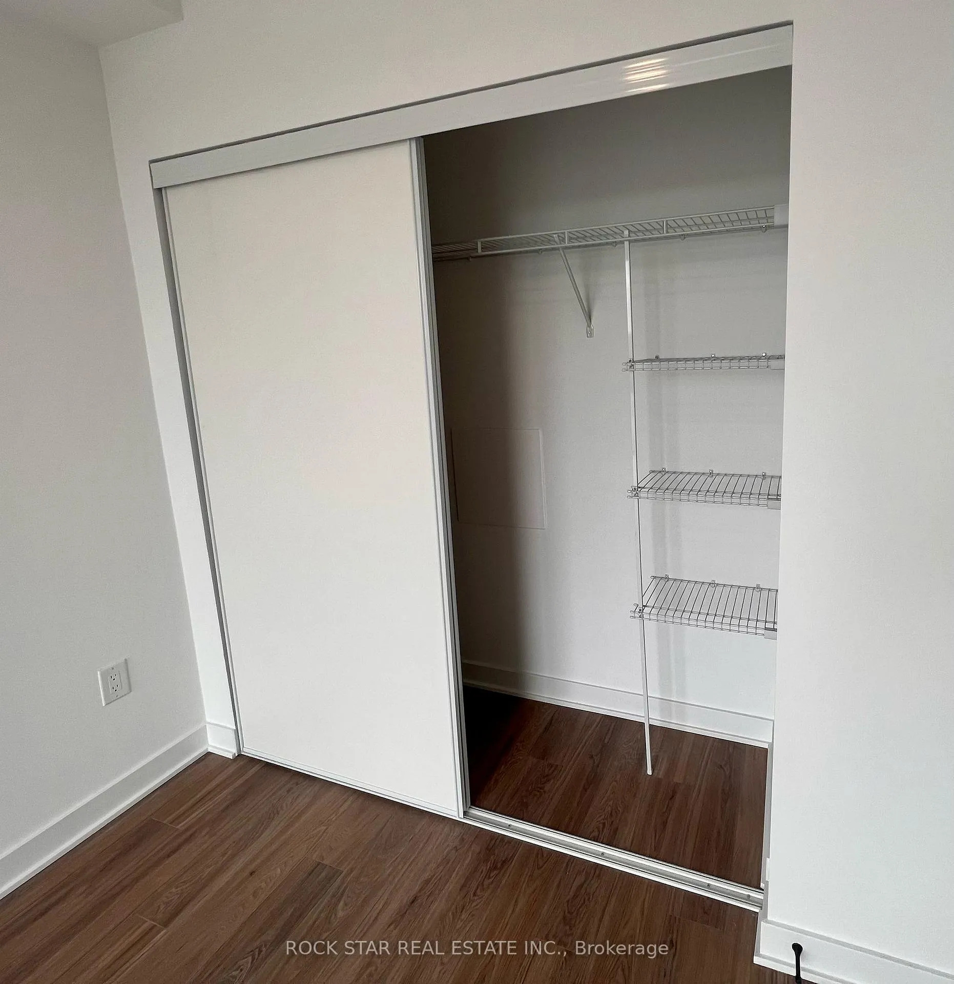 Photo 13 of Unit 1203, 2782 Barton Street E, Hamilton, Riverdale — HOMEH