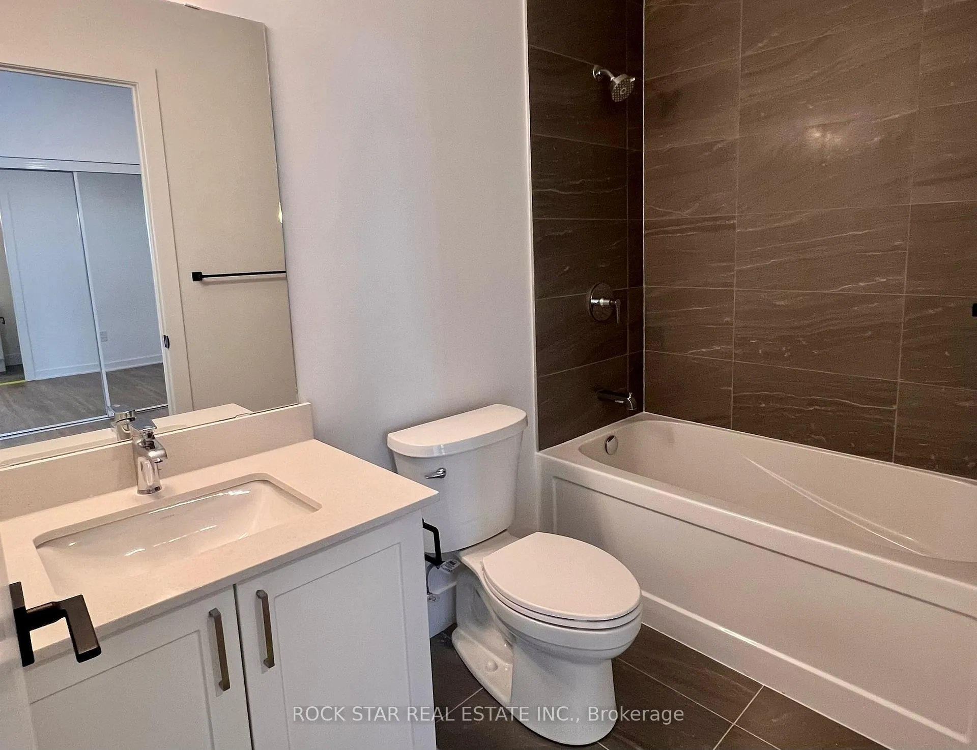 Photo 14 of Unit 1203, 2782 Barton Street E, Hamilton, Riverdale — HOMEH