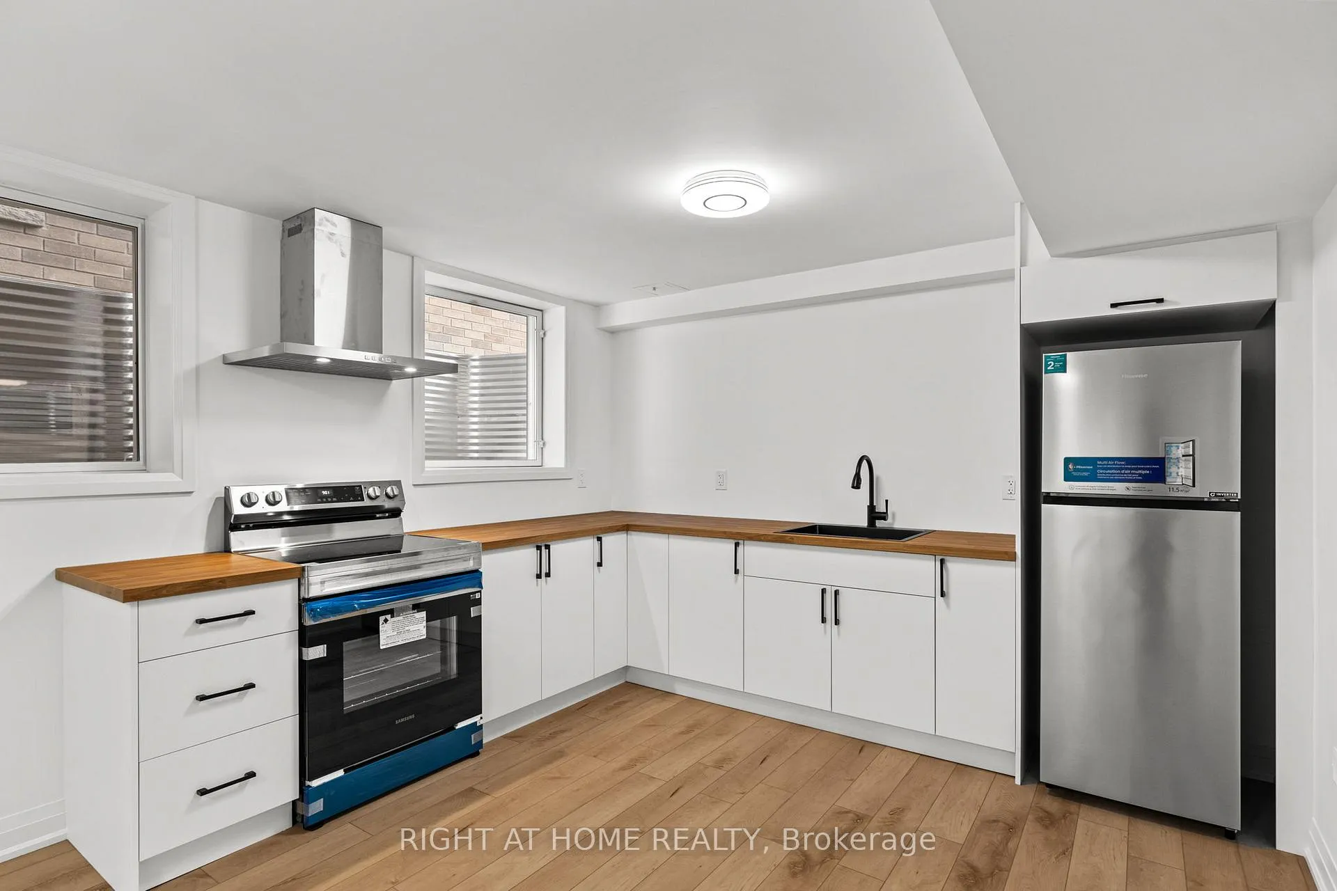 Photo 1 of Unit Lower, 37 CopperHill Heights, Barrie, Rural Barrie Southeast — HOMEH