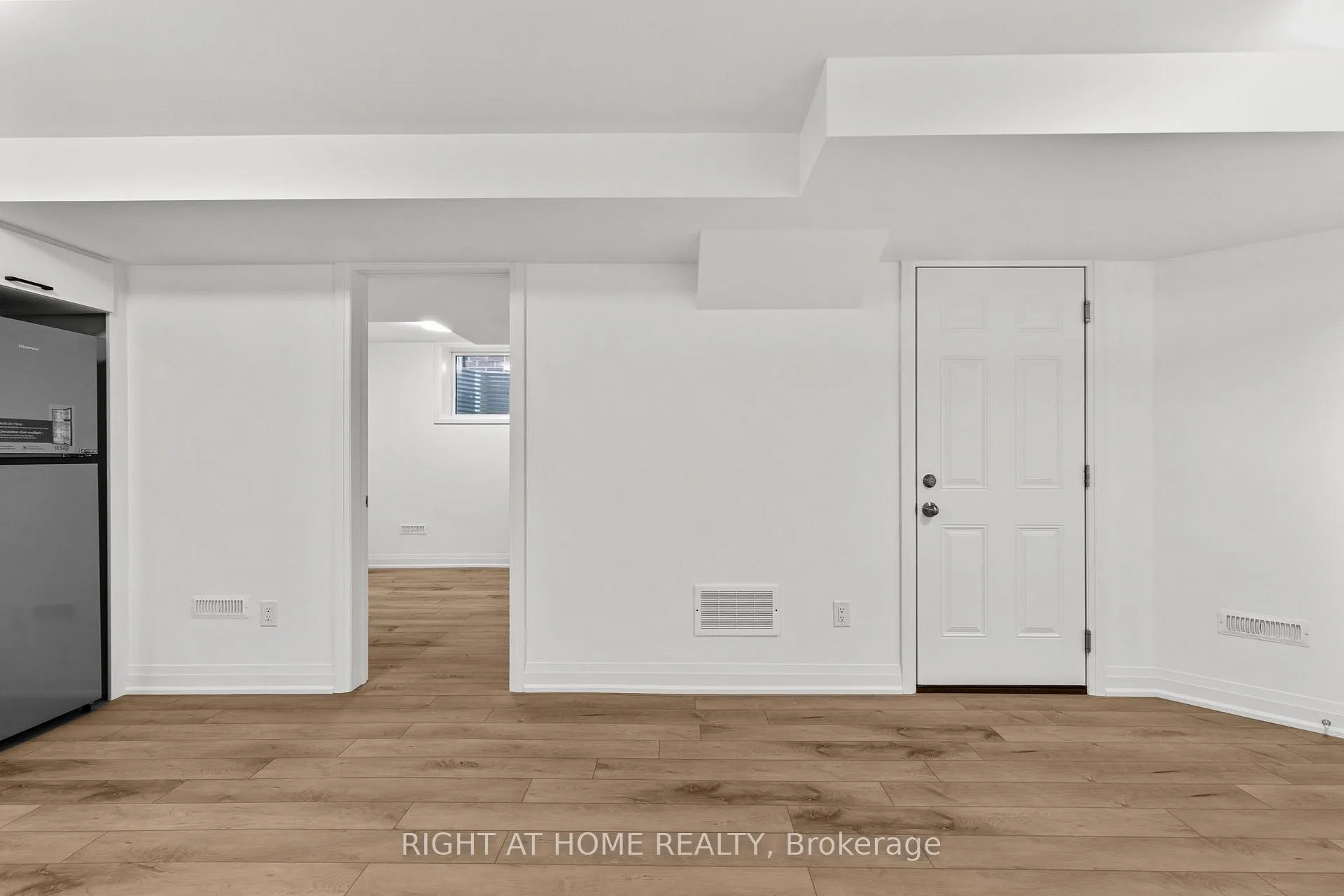 Photo 7 of Unit Lower, 37 CopperHill Heights, Barrie, Rural Barrie Southeast — HOMEH