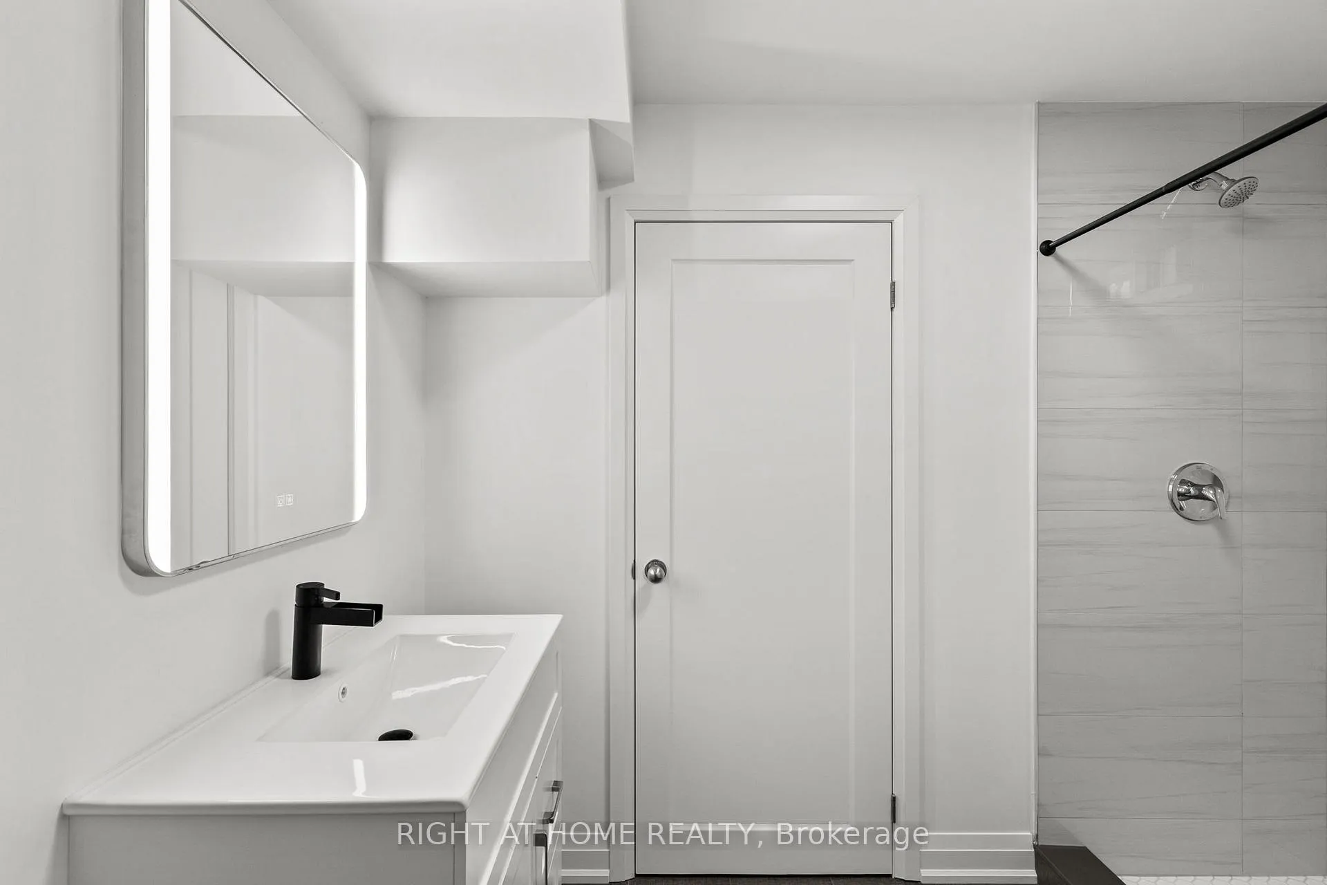 Photo 11 of Unit Lower, 37 CopperHill Heights, Barrie, Rural Barrie Southeast — HOMEH
