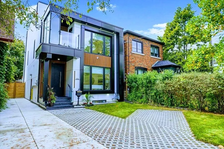 Front of 978 Carlaw Avenue
