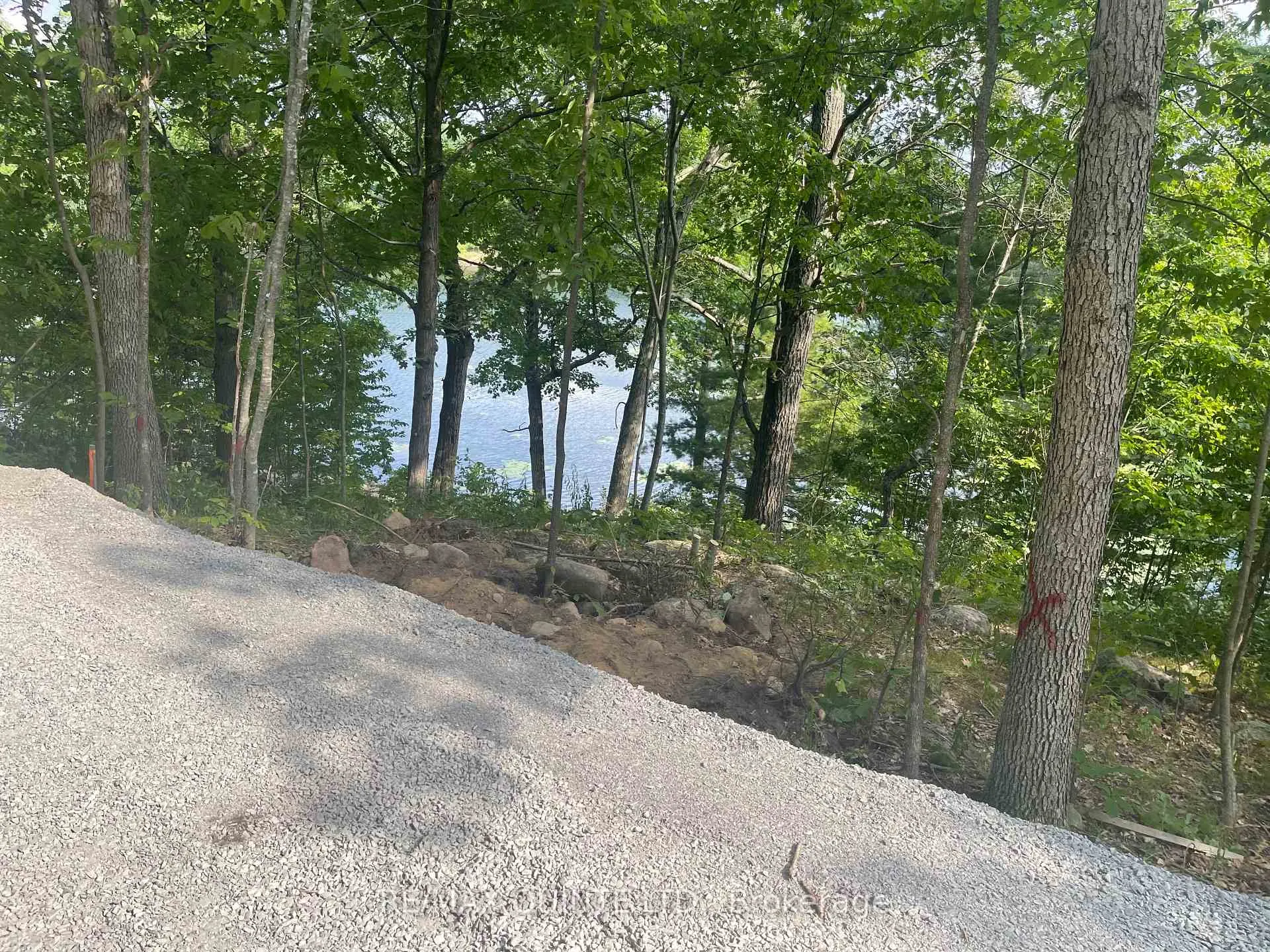 Photo 14 of 102 Attwood Lane, Frontenac, Frontenac South — HOMEH