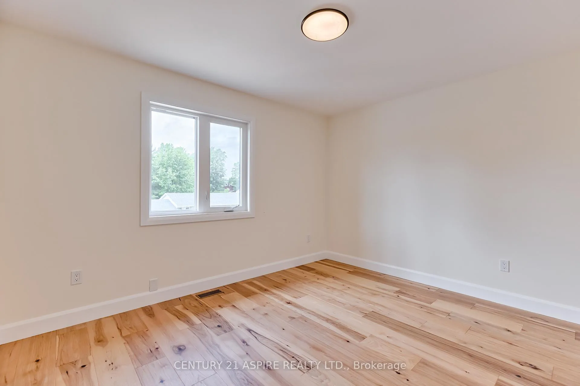 Photo 14 of 94B Frontenac Crescent, Deep River — HOMEH
