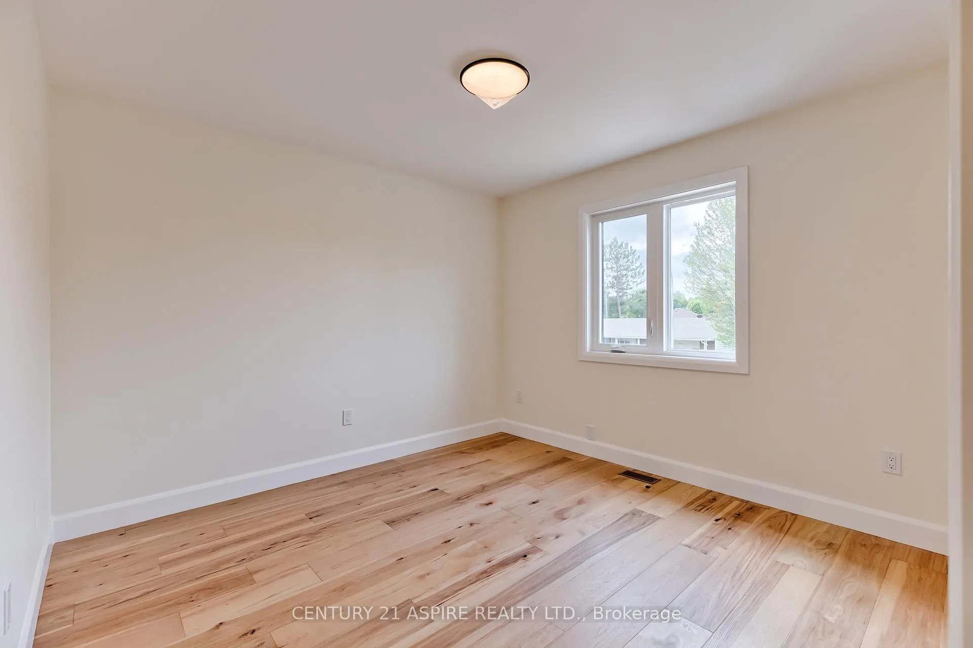 Photo 16 of 94B Frontenac Crescent, Deep River — HOMEH