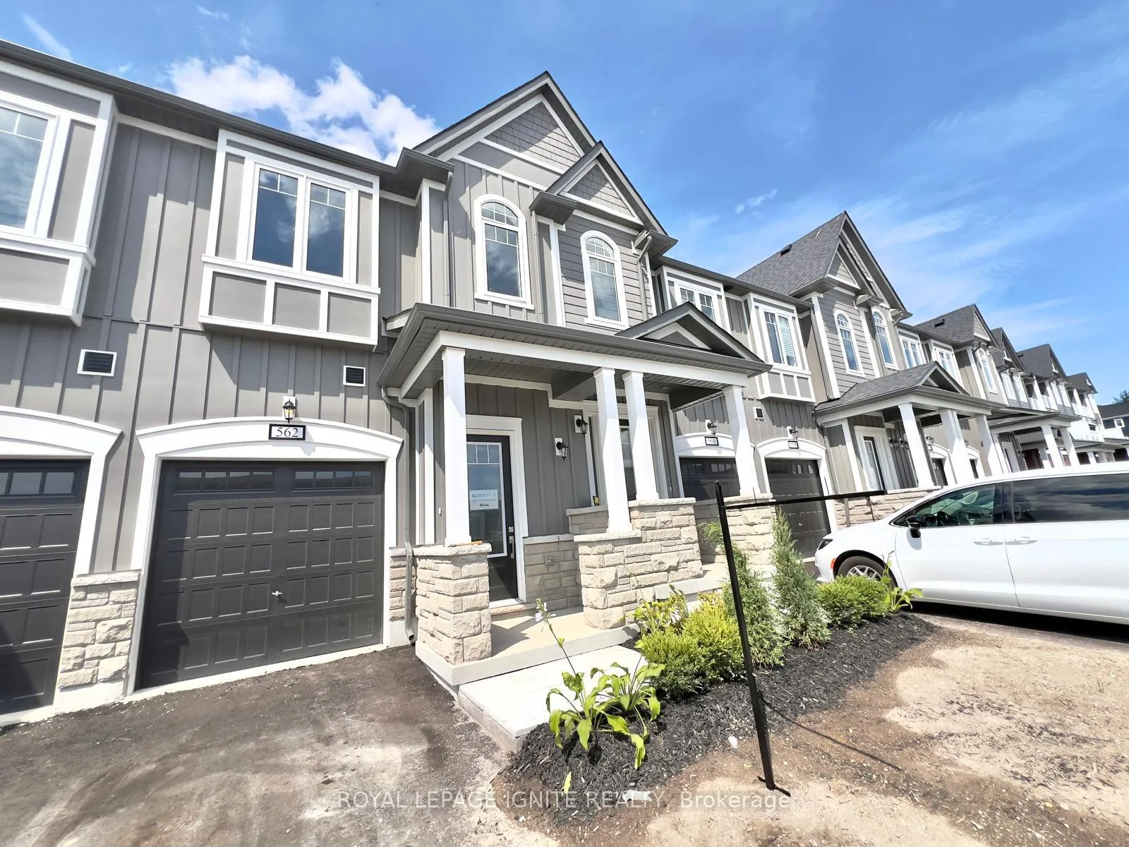 Front of 562 Hudson Crescent
